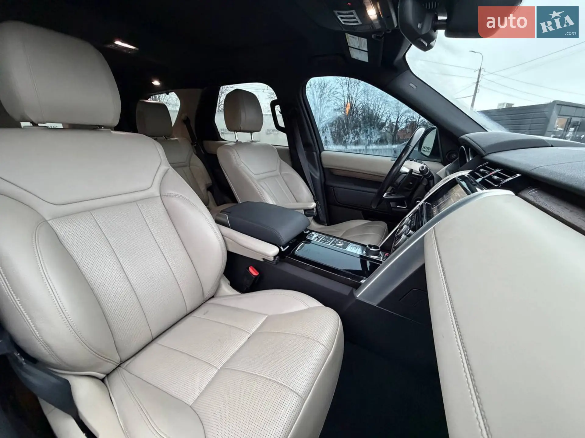 2017 Land Rover Discovery - мініатюра 11