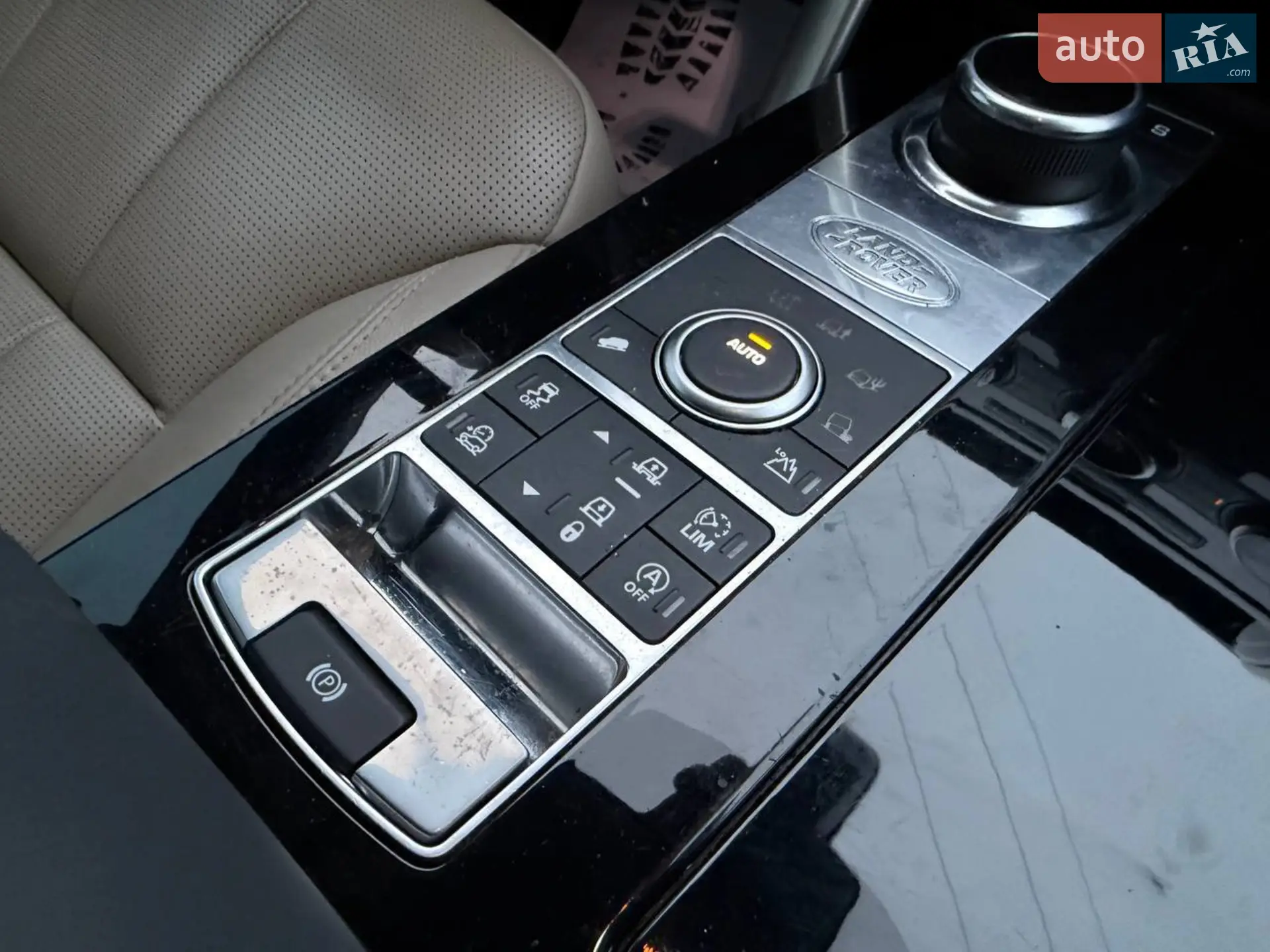 2017 Land Rover Discovery - мініатюра 14