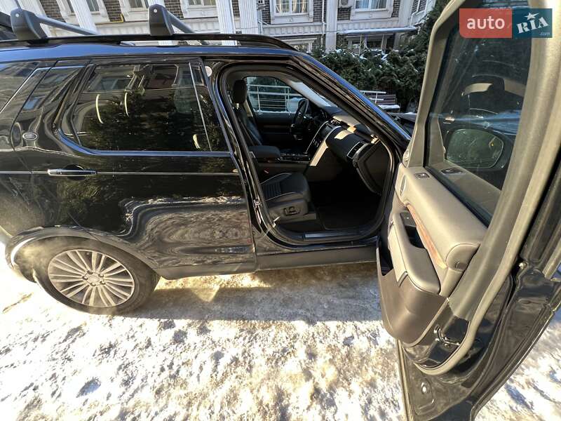 Внедорожник / Кроссовер Land Rover Discovery 2017 в Киеве