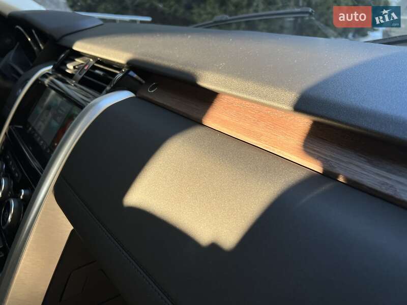 Внедорожник / Кроссовер Land Rover Discovery 2017 в Киеве