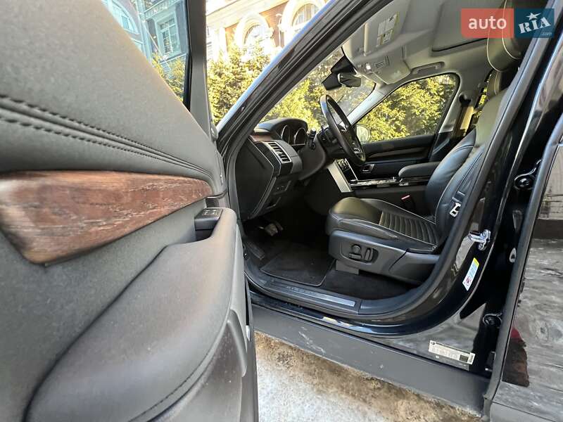 Внедорожник / Кроссовер Land Rover Discovery 2017 в Киеве