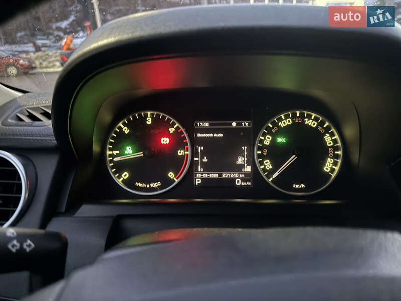 Внедорожник / Кроссовер Land Rover Discovery 2014 в Киеве