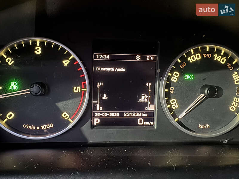 Внедорожник / Кроссовер Land Rover Discovery 2014 в Киеве