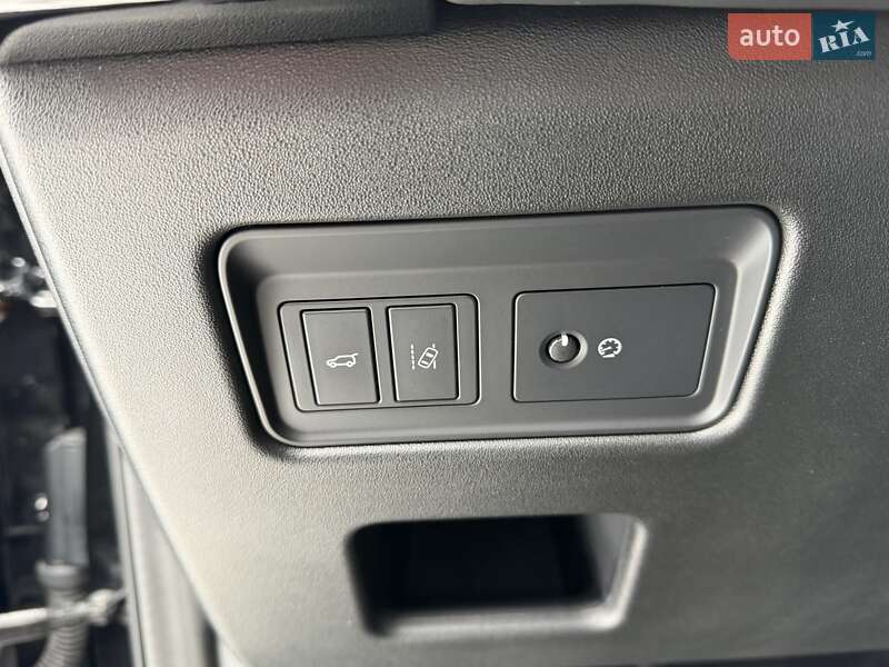 Внедорожник / Кроссовер Land Rover Discovery 2017 в Виннице