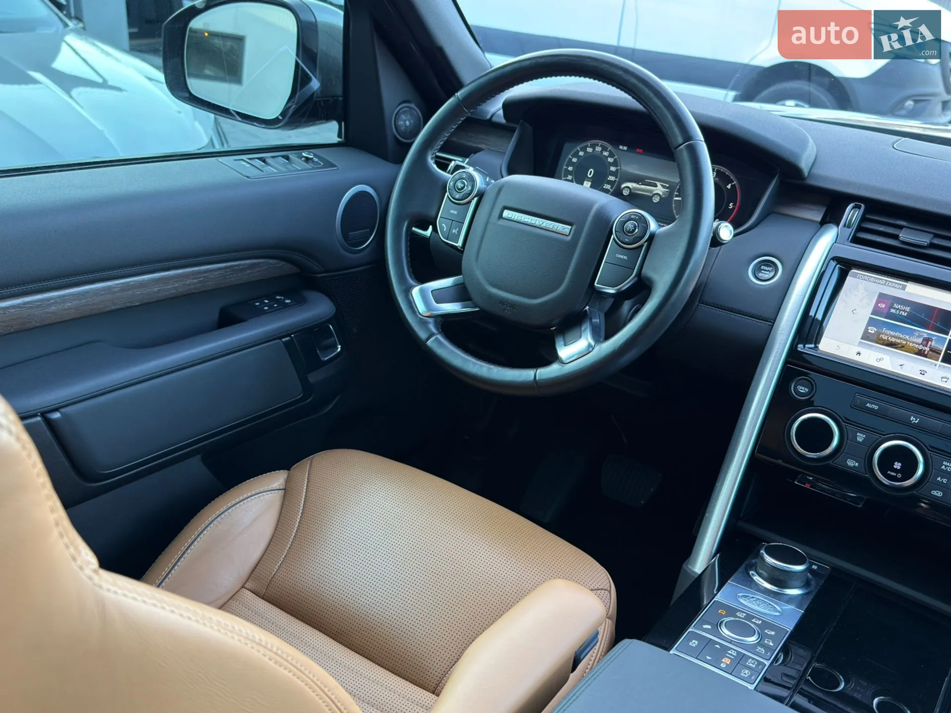 2018 Land Rover Discovery - мініатюра 15