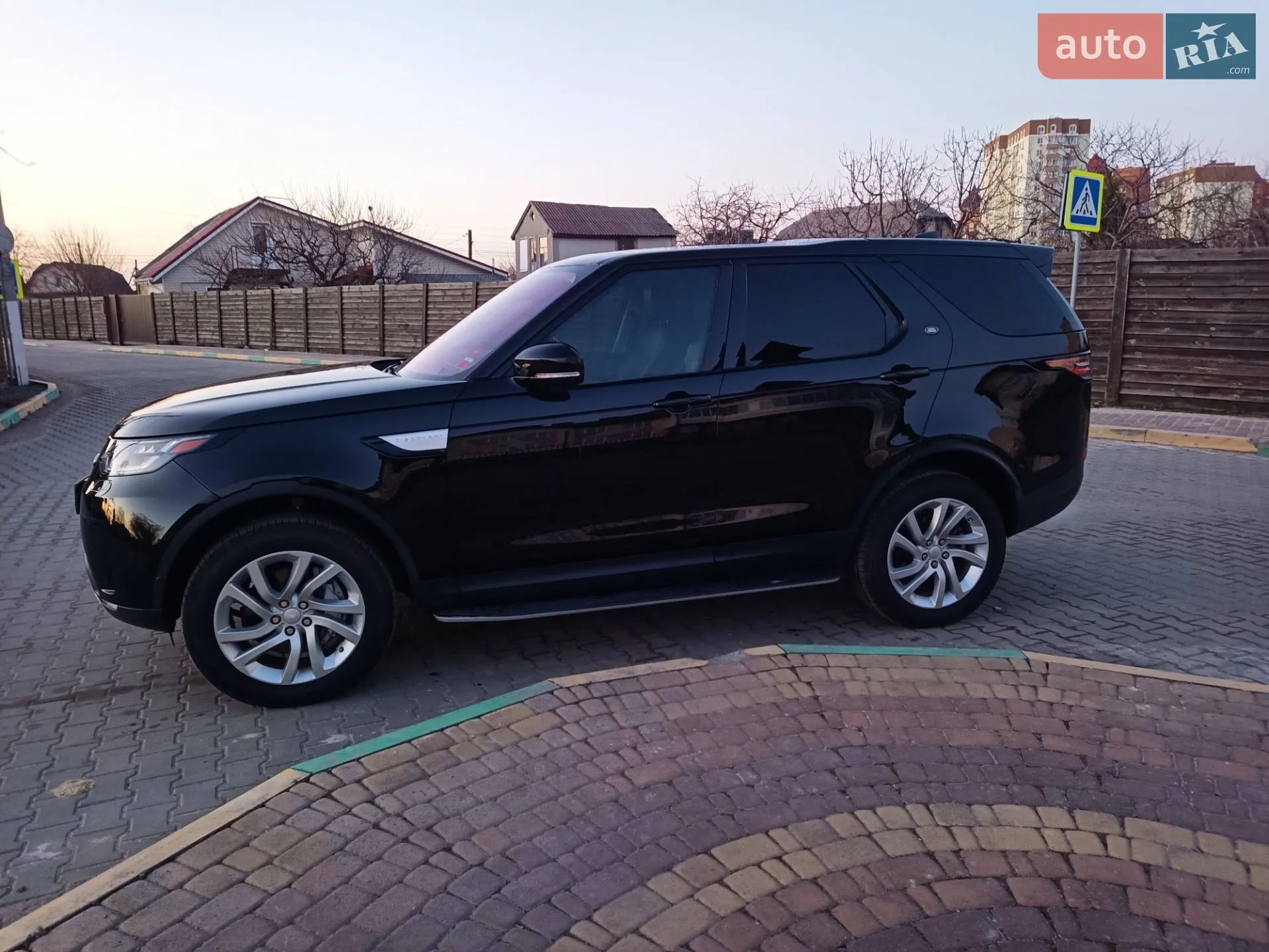 2018 Land Rover Discovery - мініатюра 26