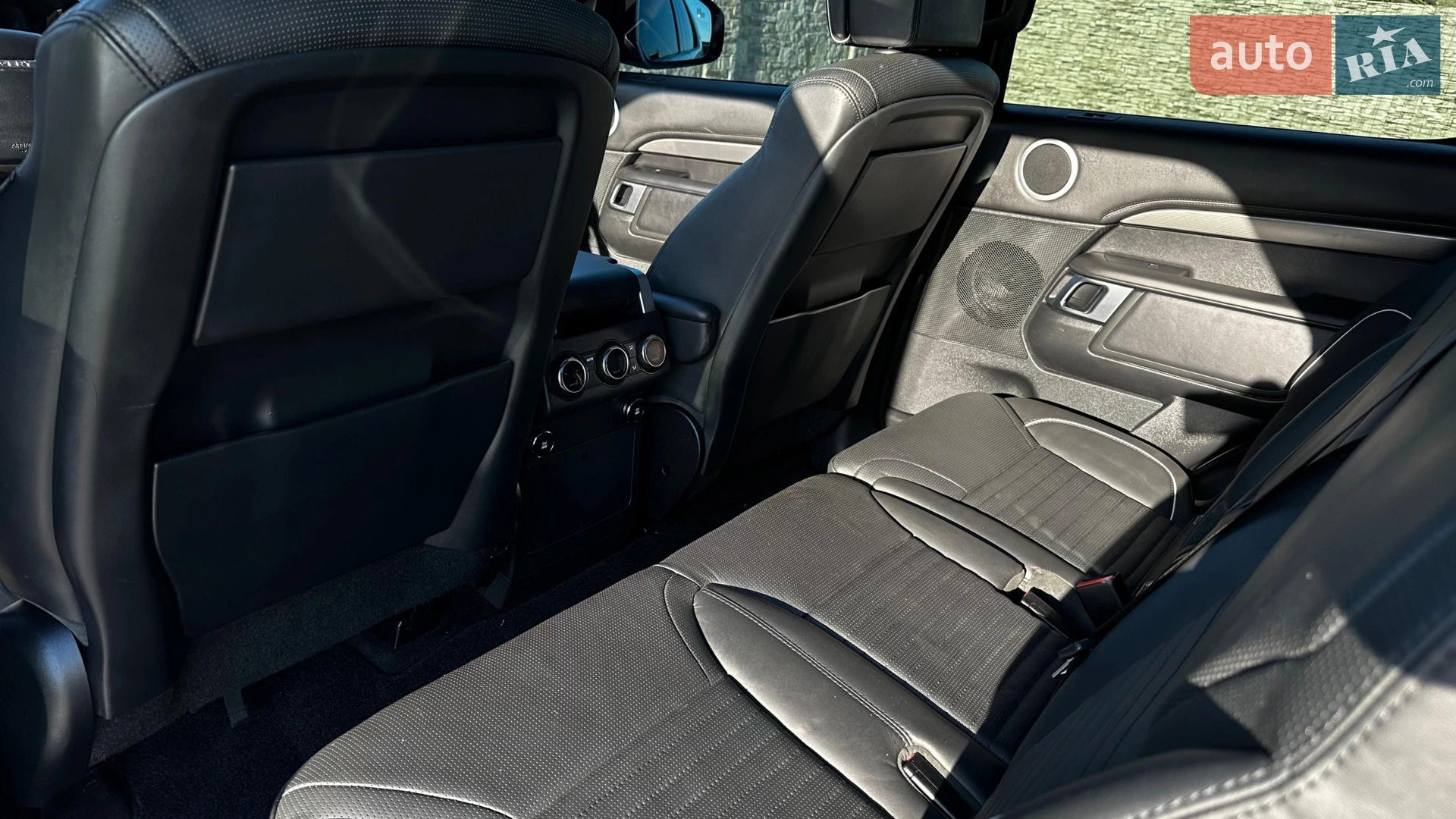 2020 Land Rover Discovery - мініатюра 35