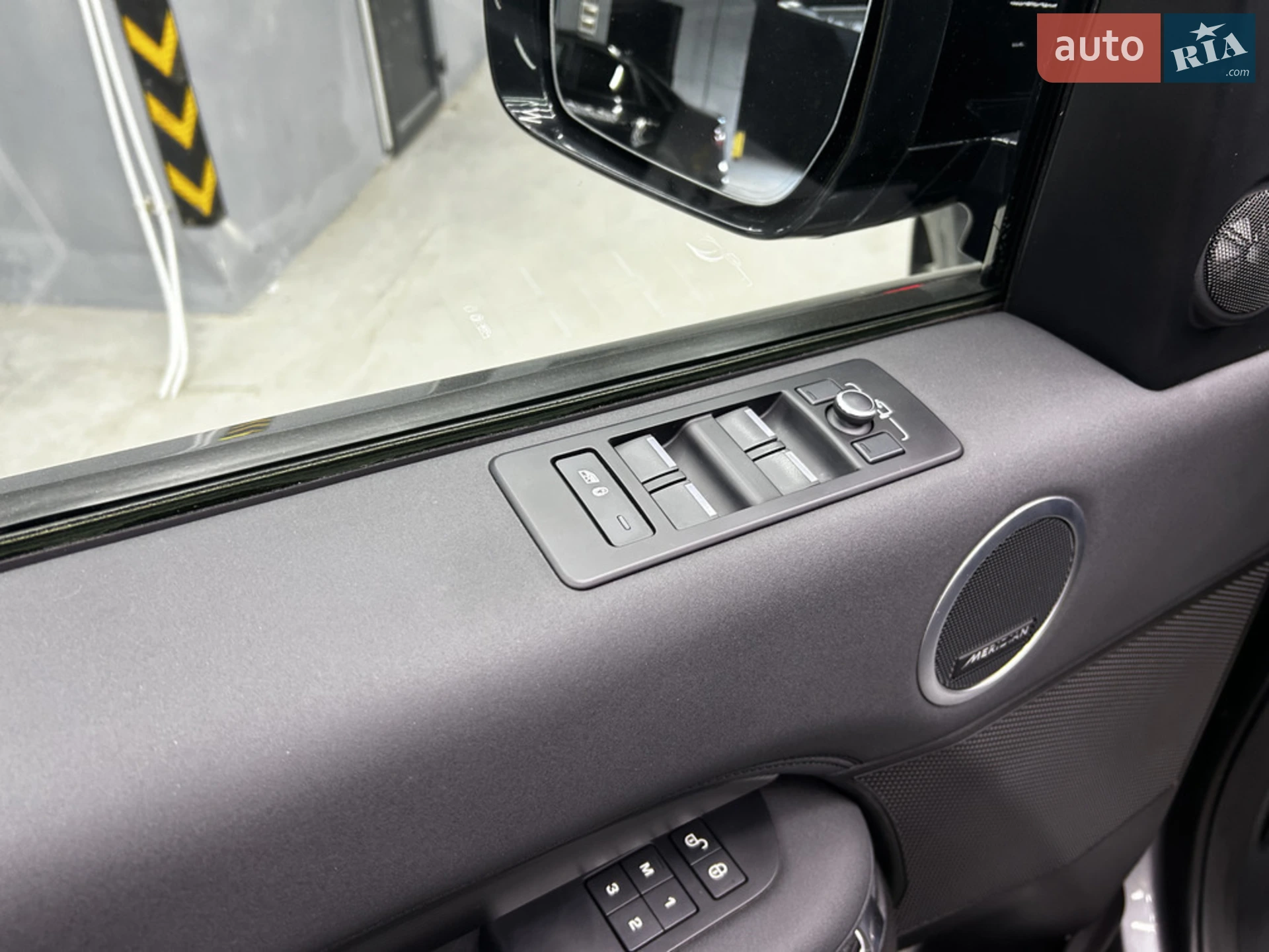 2018 Land Rover Discovery - мініатюра 14