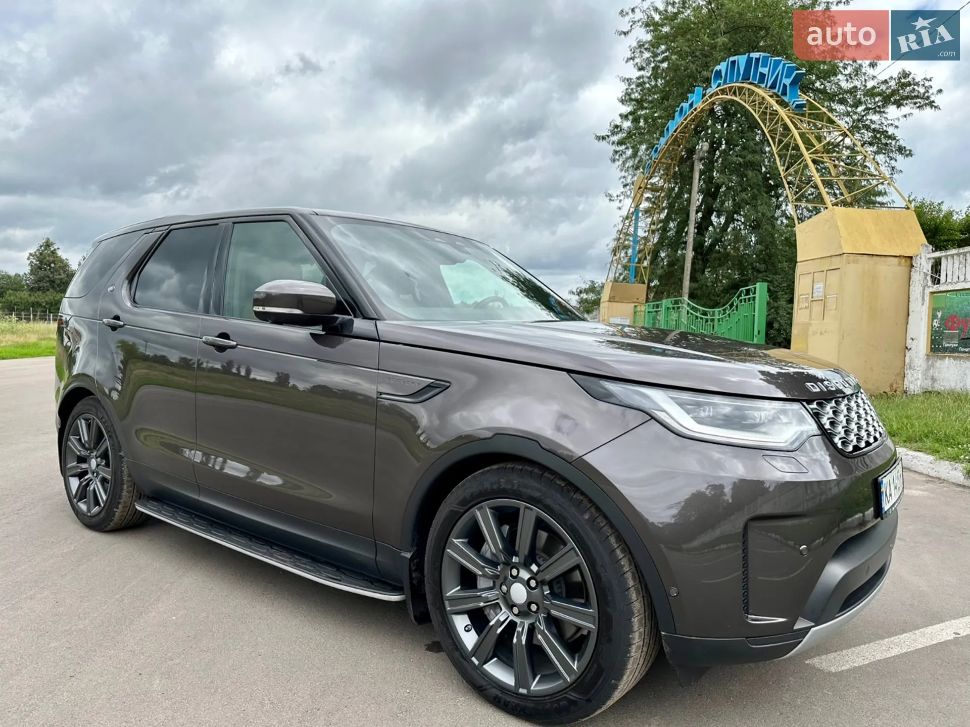 2021 Land Rover Discovery - мініатюра 10