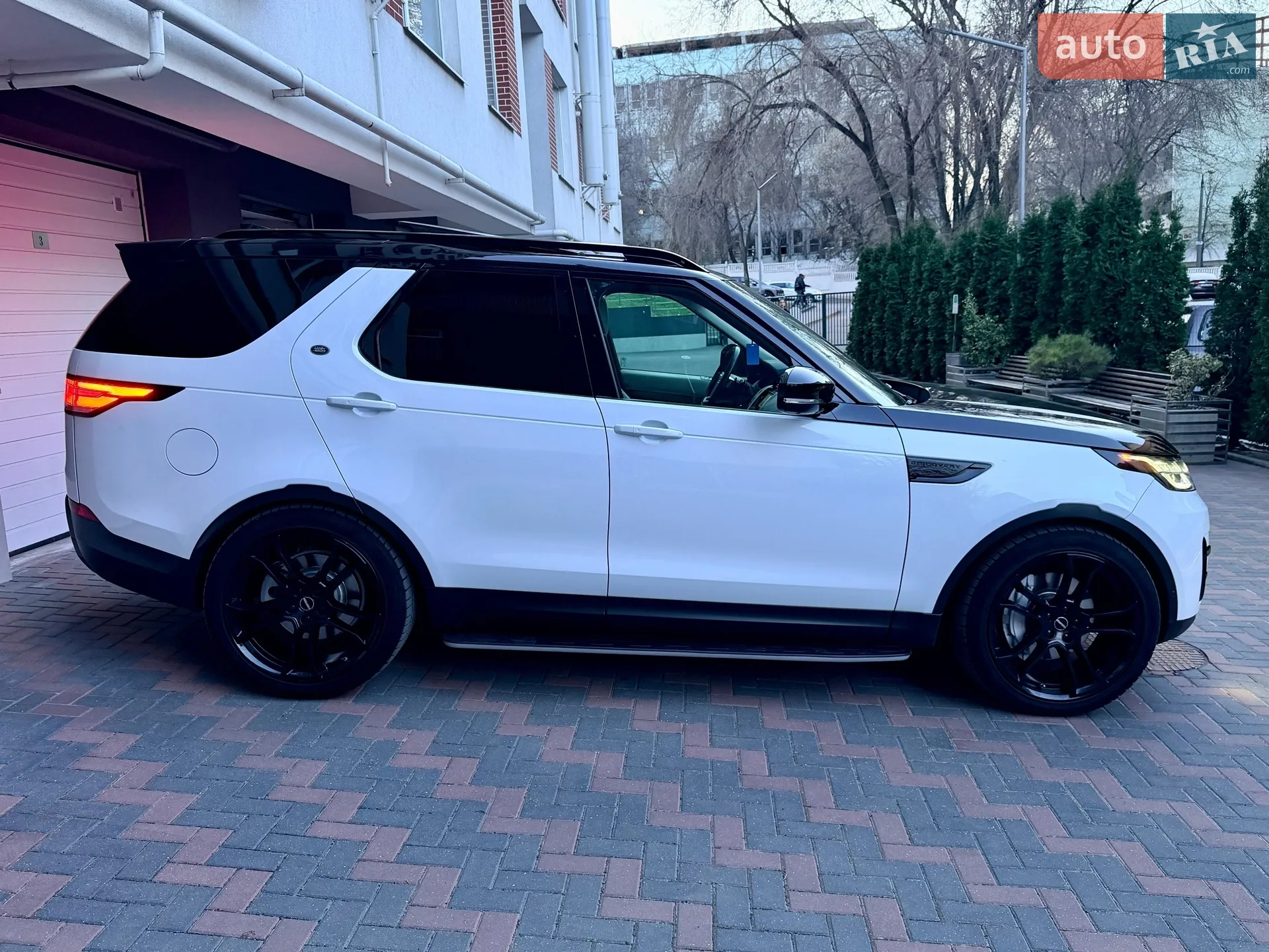 2018 Land Rover Discovery - мініатюра 4