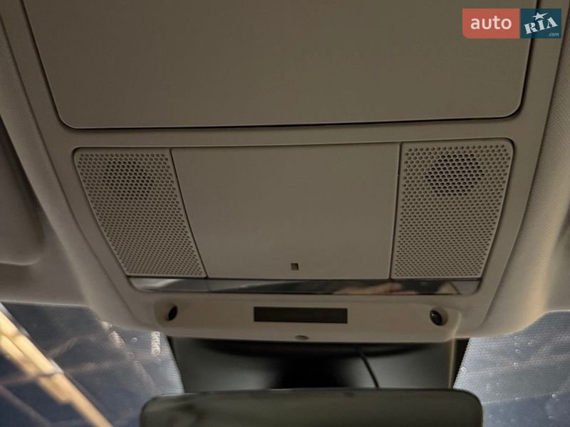 Внедорожник / Кроссовер Land Rover Discovery 2017 в Одессе