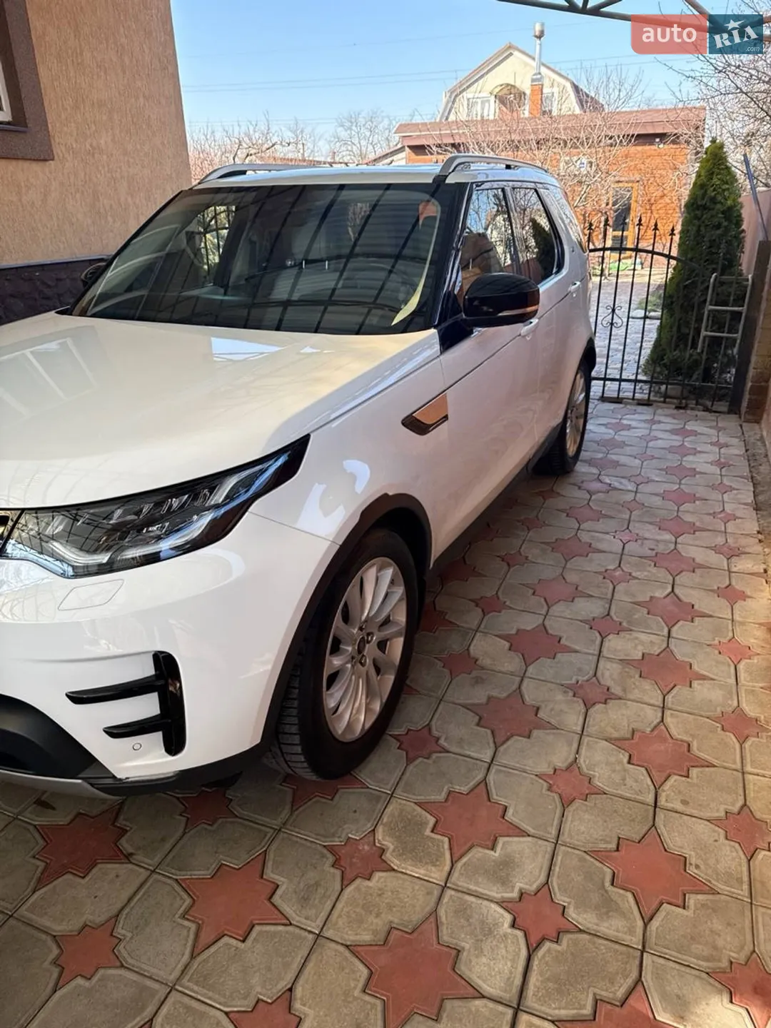 2017 Land Rover Discovery - мініатюра 32
