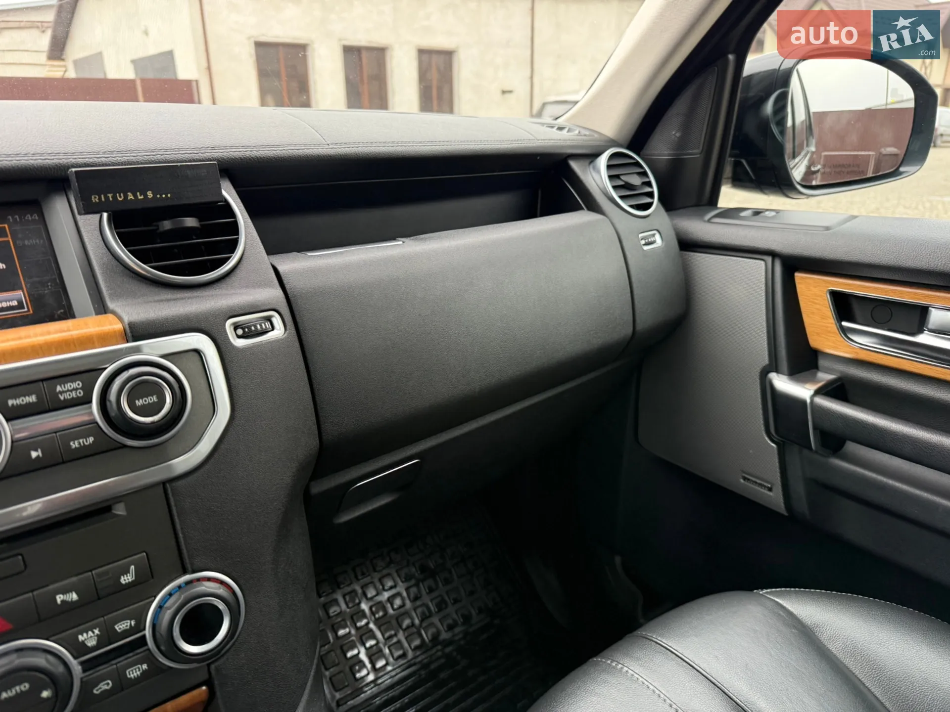 2015 Land Rover Discovery - мініатюра 34