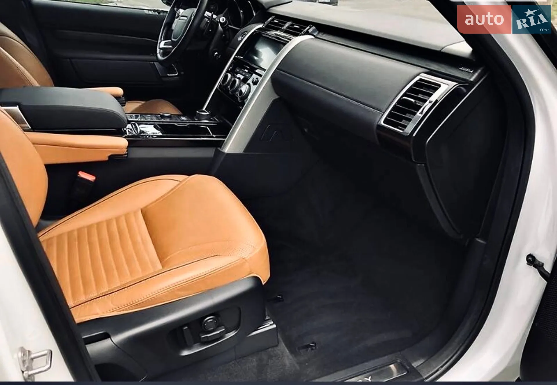2017 Land Rover Discovery - мініатюра 16
