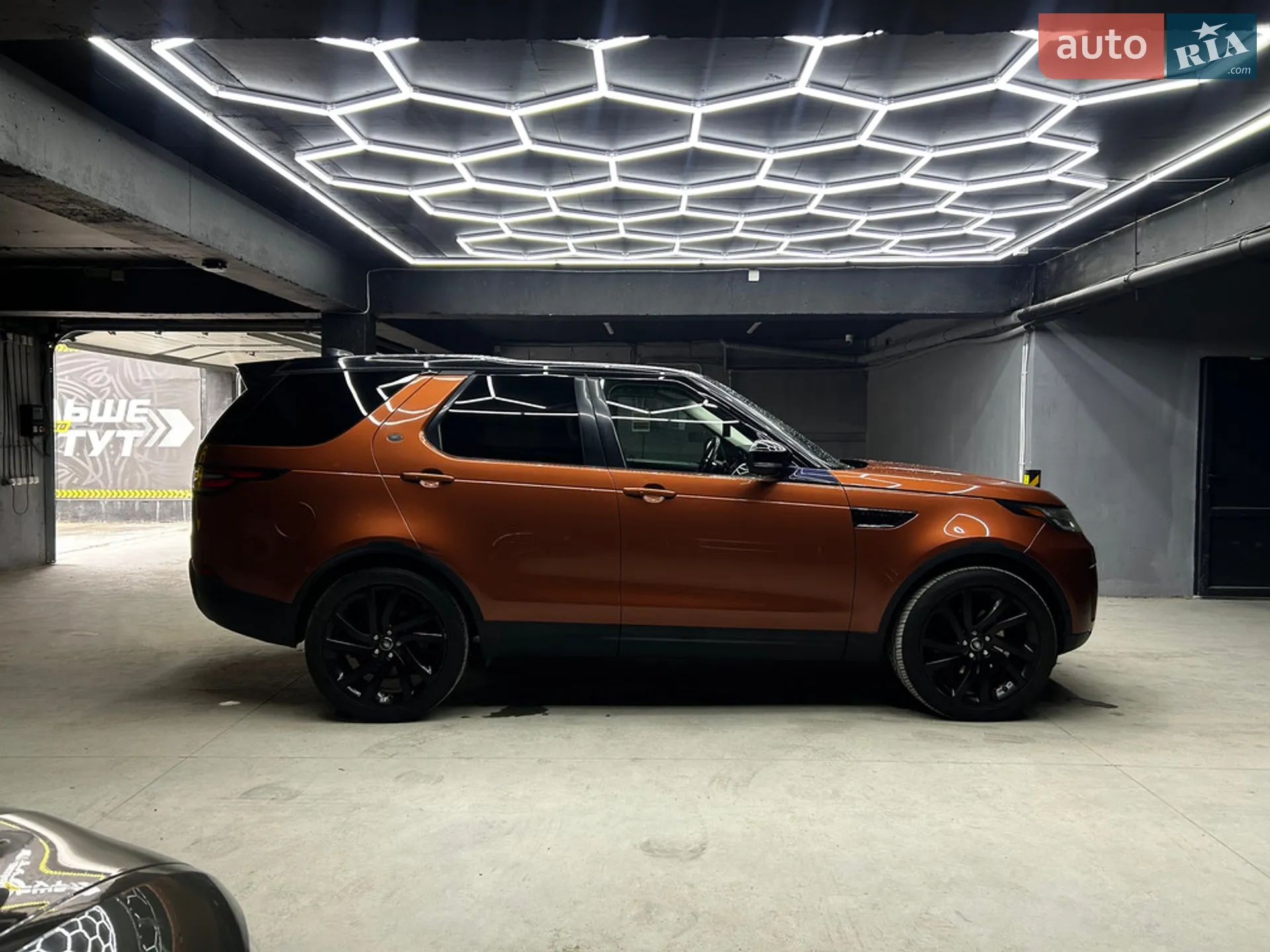 2017 Land Rover Discovery - мініатюра 10