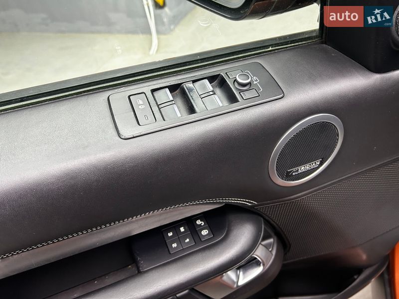 Позашляховик / Кросовер Land Rover Discovery 2017 в Чернівцях