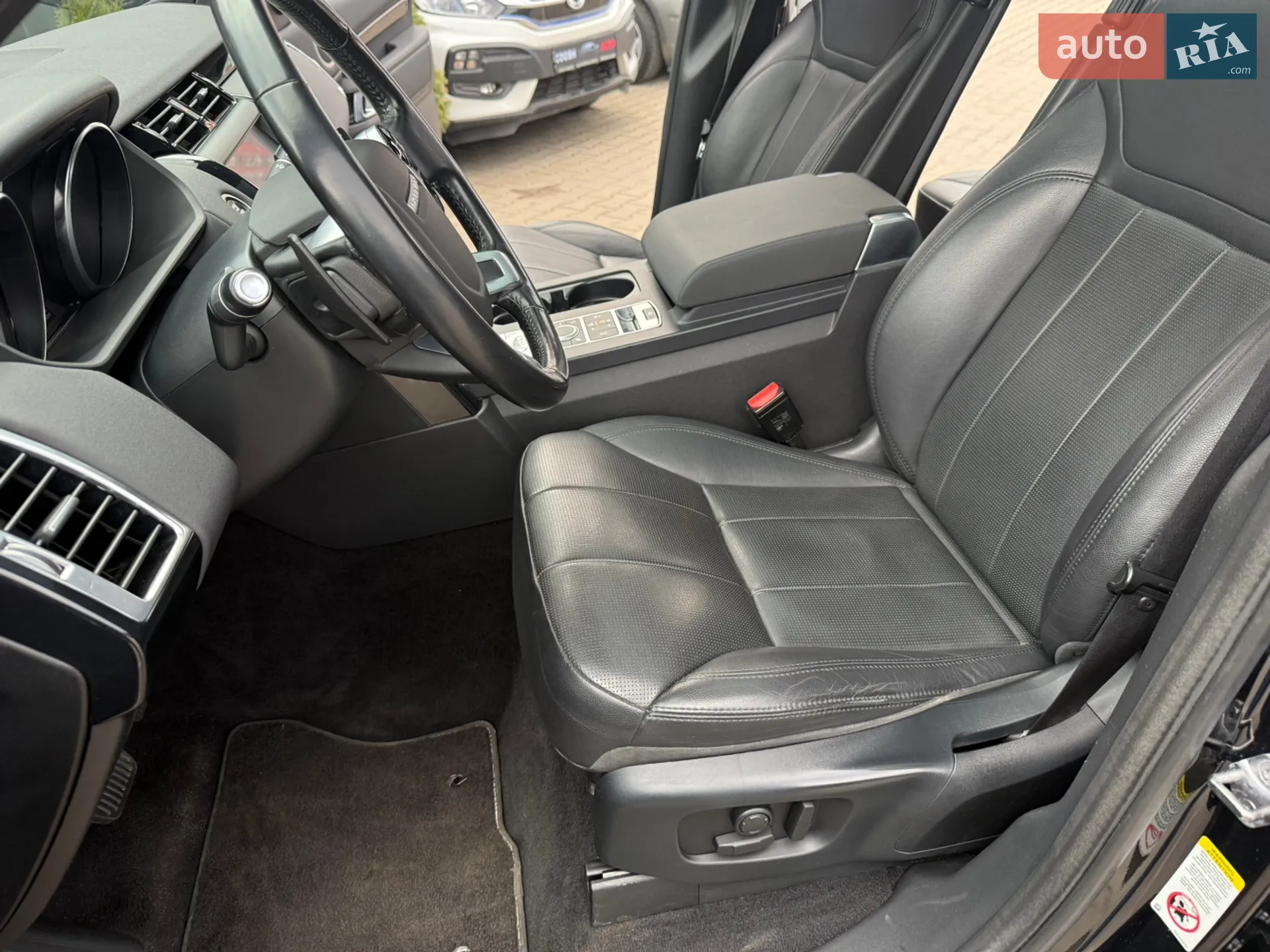 2018 Land Rover Discovery - мініатюра 17
