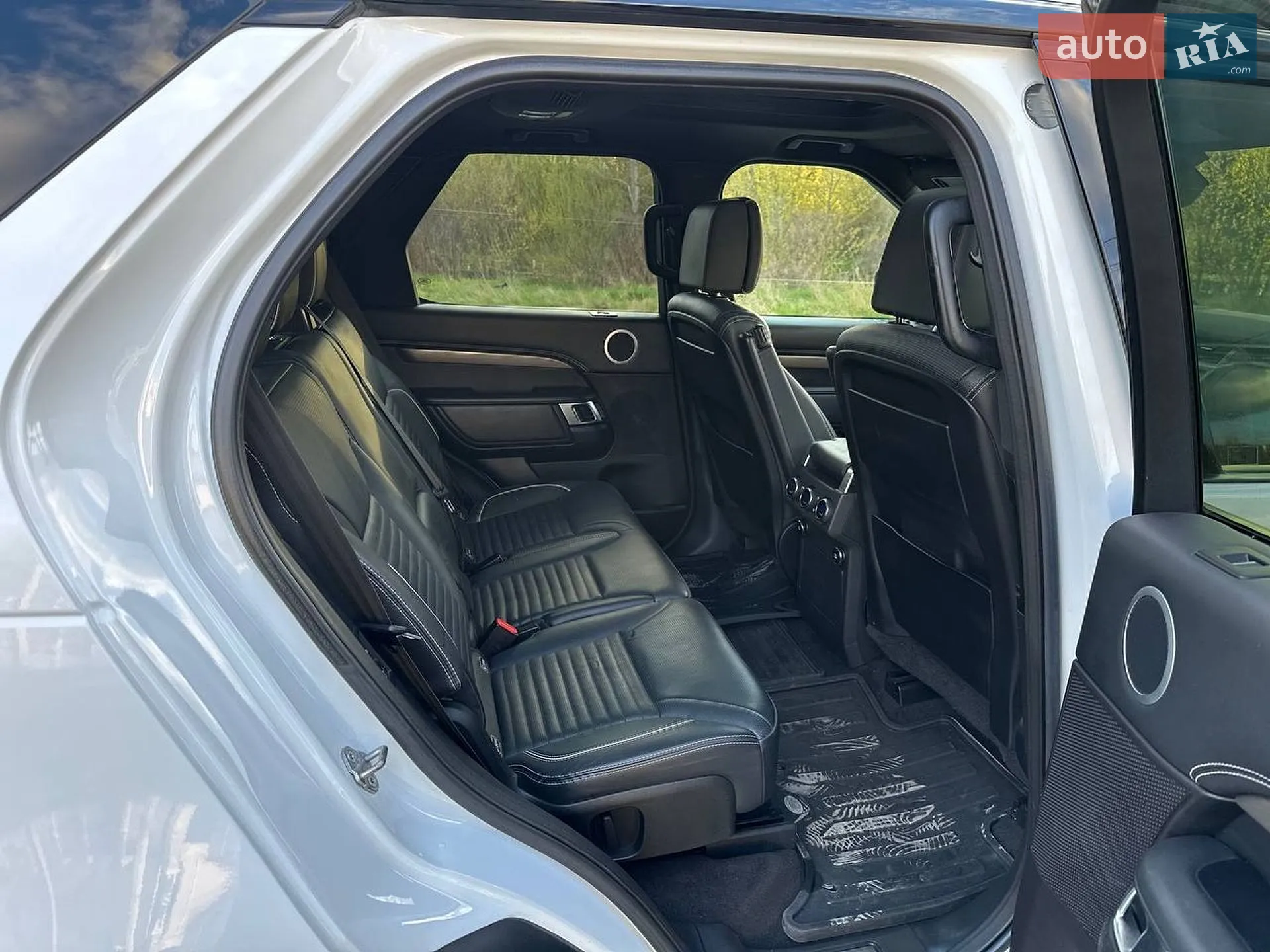 2018 Land Rover Discovery - мініатюра 15