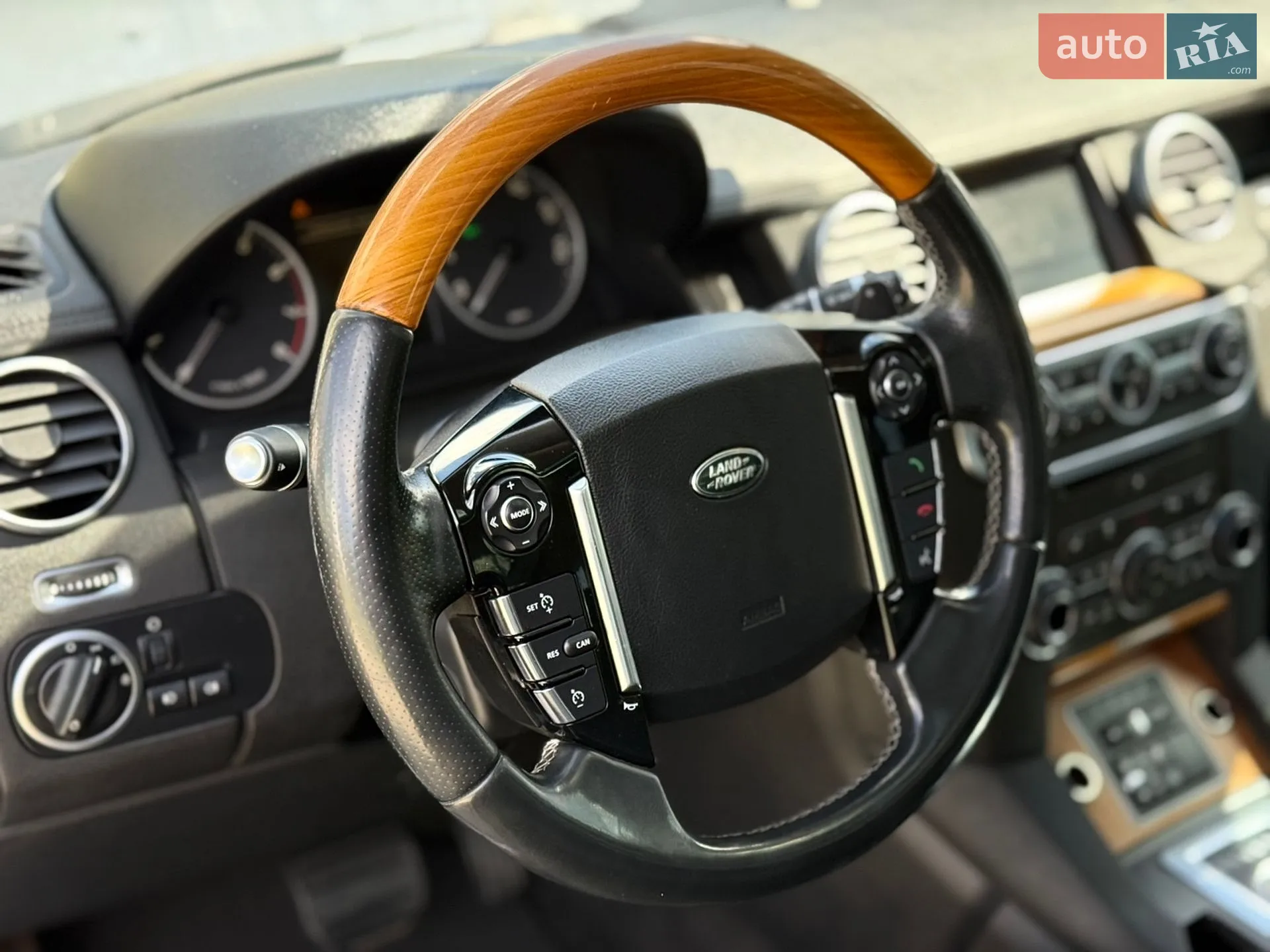 2015 Land Rover Discovery - мініатюра 34