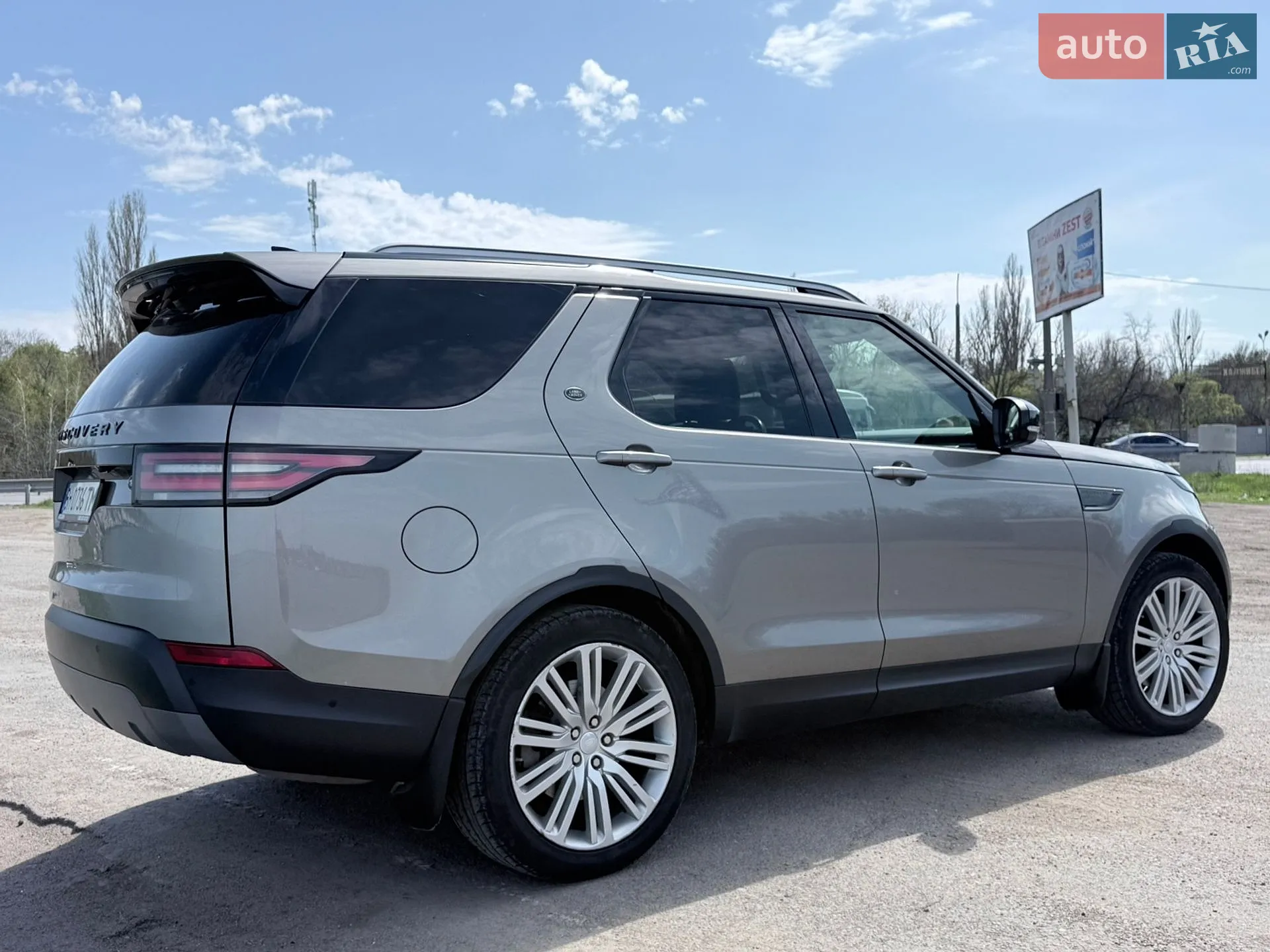 2017 Land Rover Discovery - мініатюра 16