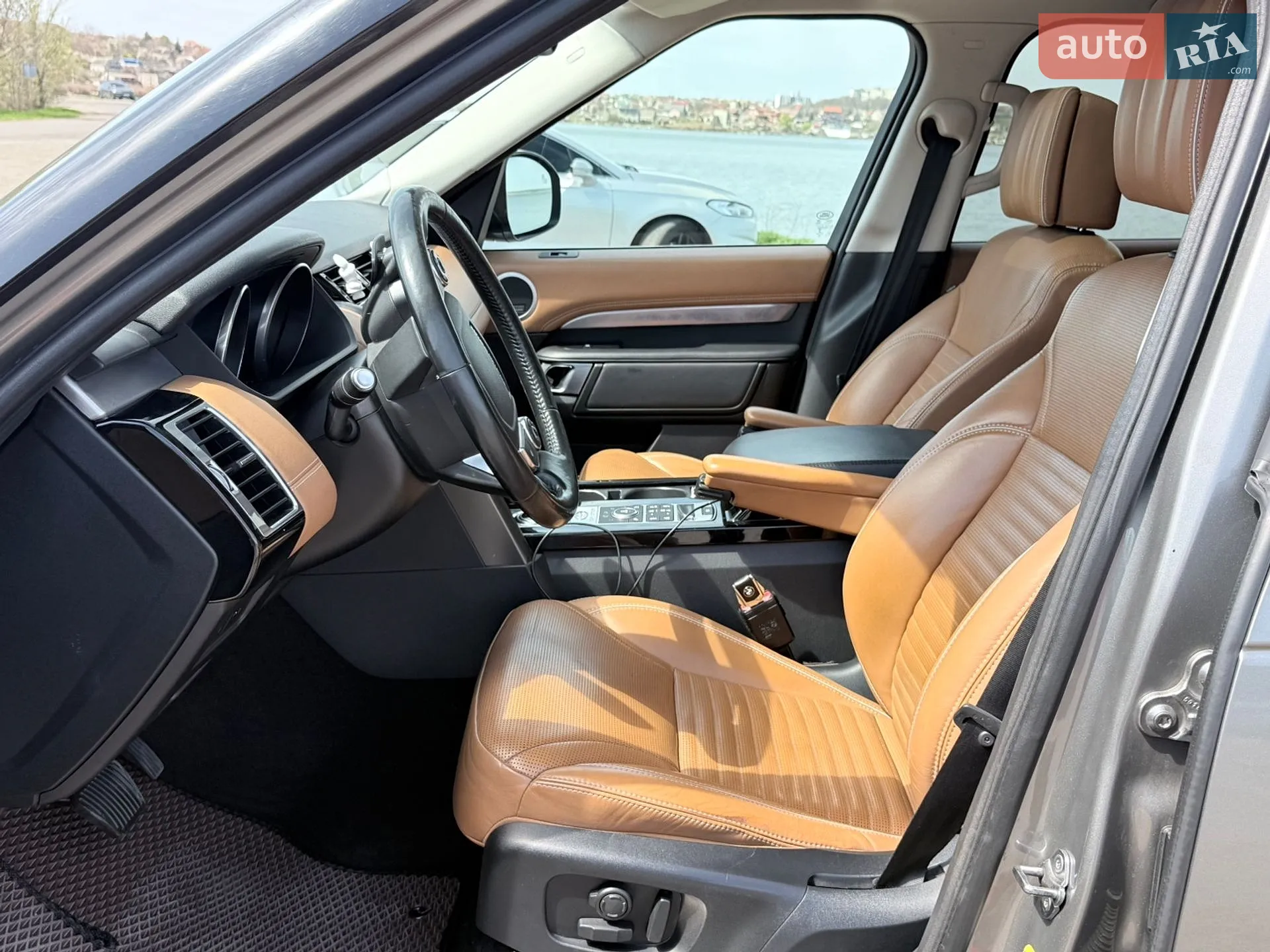 2017 Land Rover Discovery - мініатюра 26
