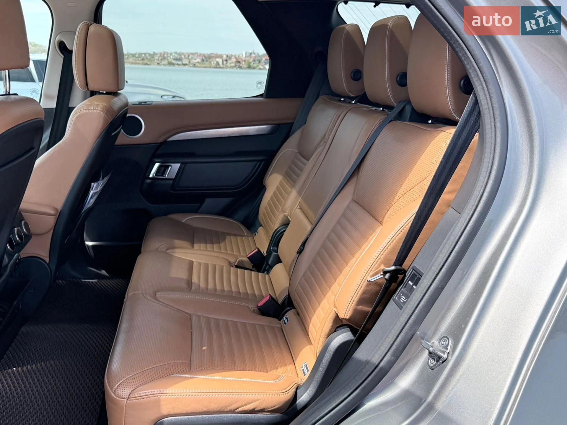 2017 Land Rover Discovery - мініатюра 29