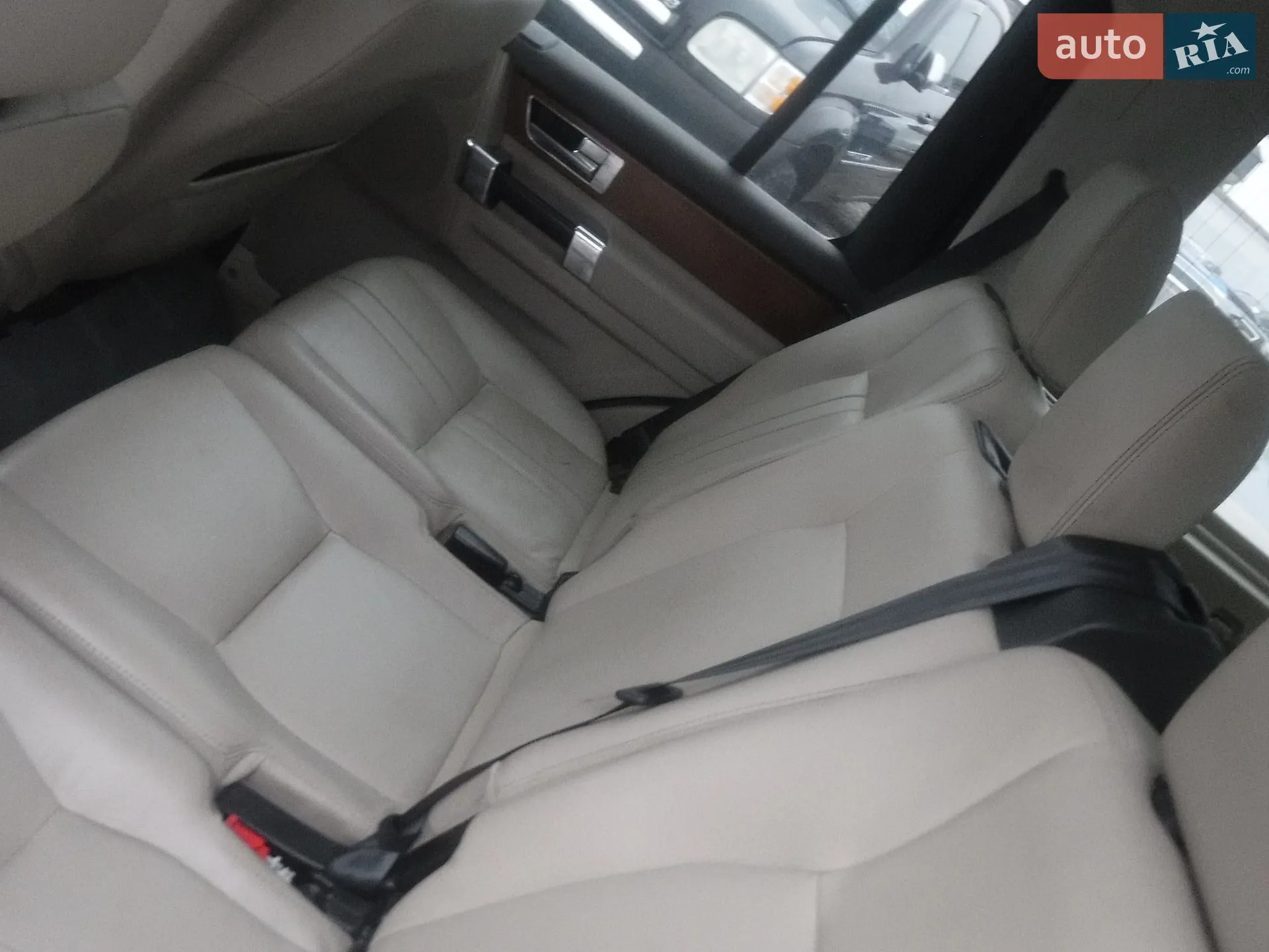 2015 Land Rover Discovery - мініатюра 16