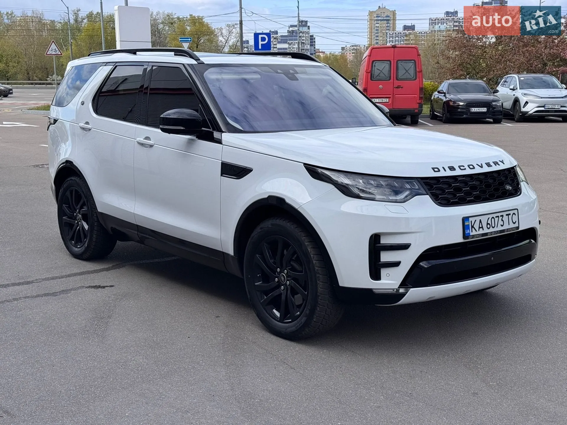 Land Rover Discovery 2017 VIN SALRRBBV6HA005509 фото оголошення 3 з 49