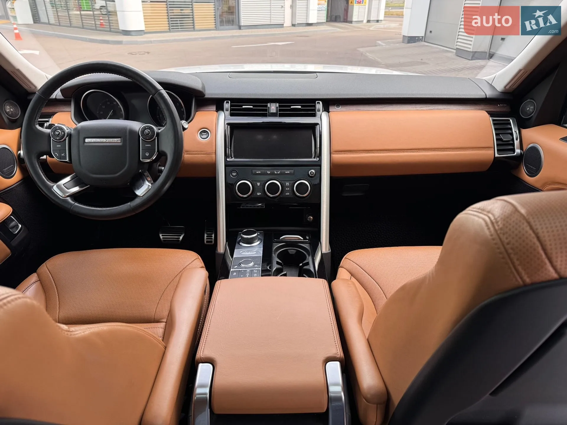 Land Rover Discovery 2017 VIN SALRRBBV6HA005509 фото оголошення 12 з 49