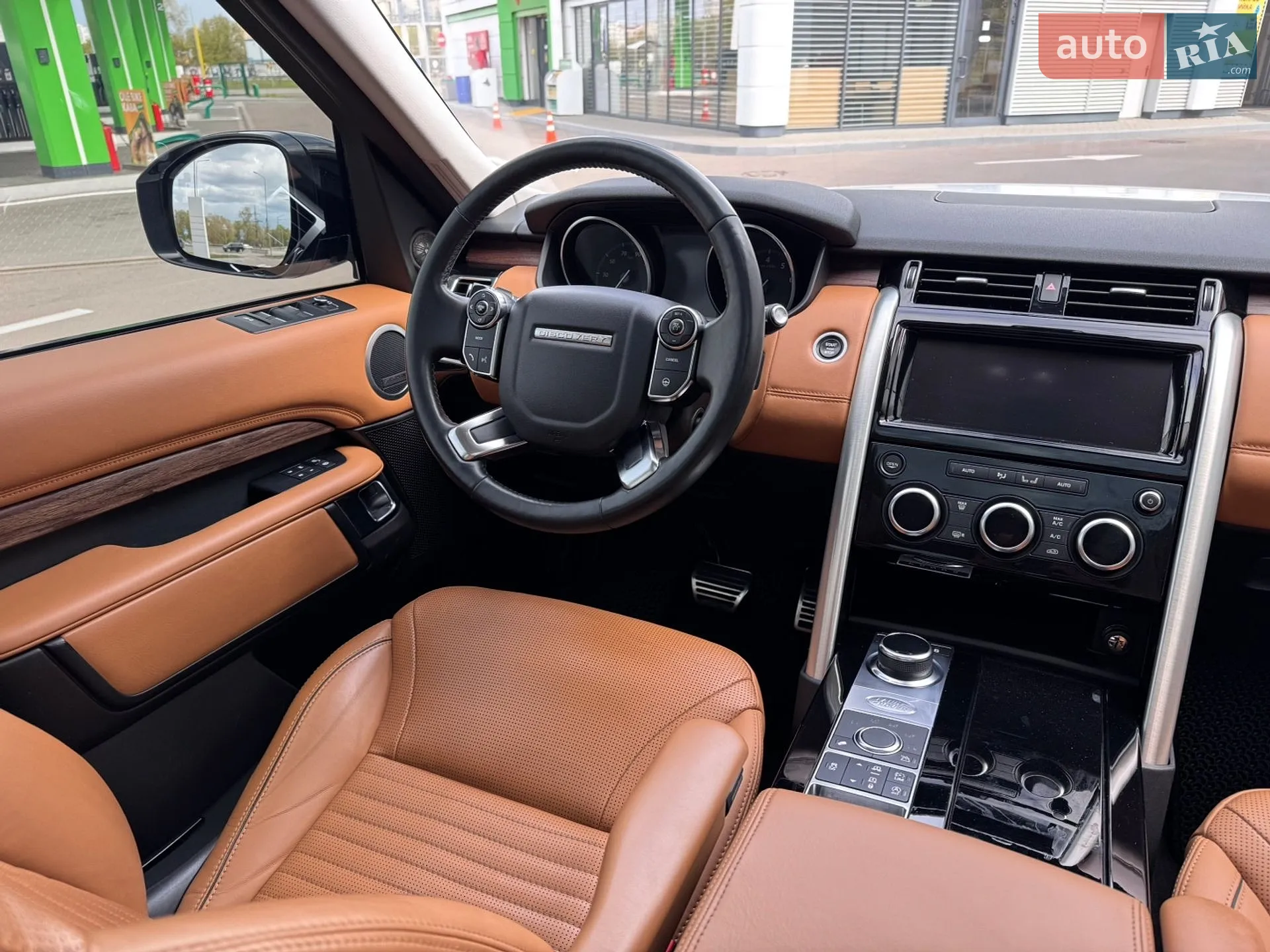 Land Rover Discovery 2017 VIN SALRRBBV6HA005509 фото оголошення 13 з 49