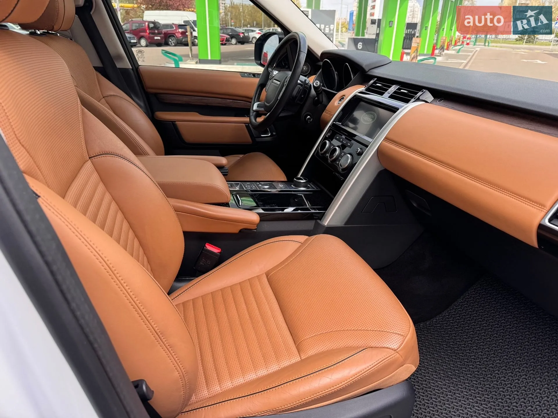 2017 Land Rover Discovery - мініатюра 17