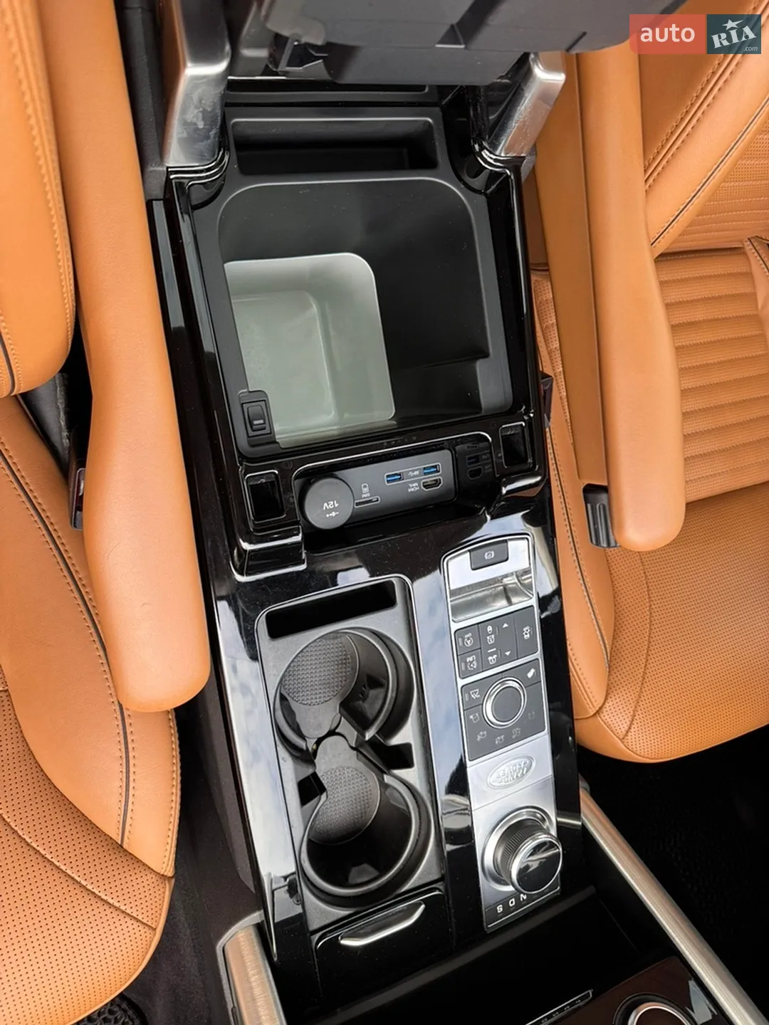 Land Rover Discovery 2017 VIN SALRRBBV6HA005509 фото оголошення 19 з 49