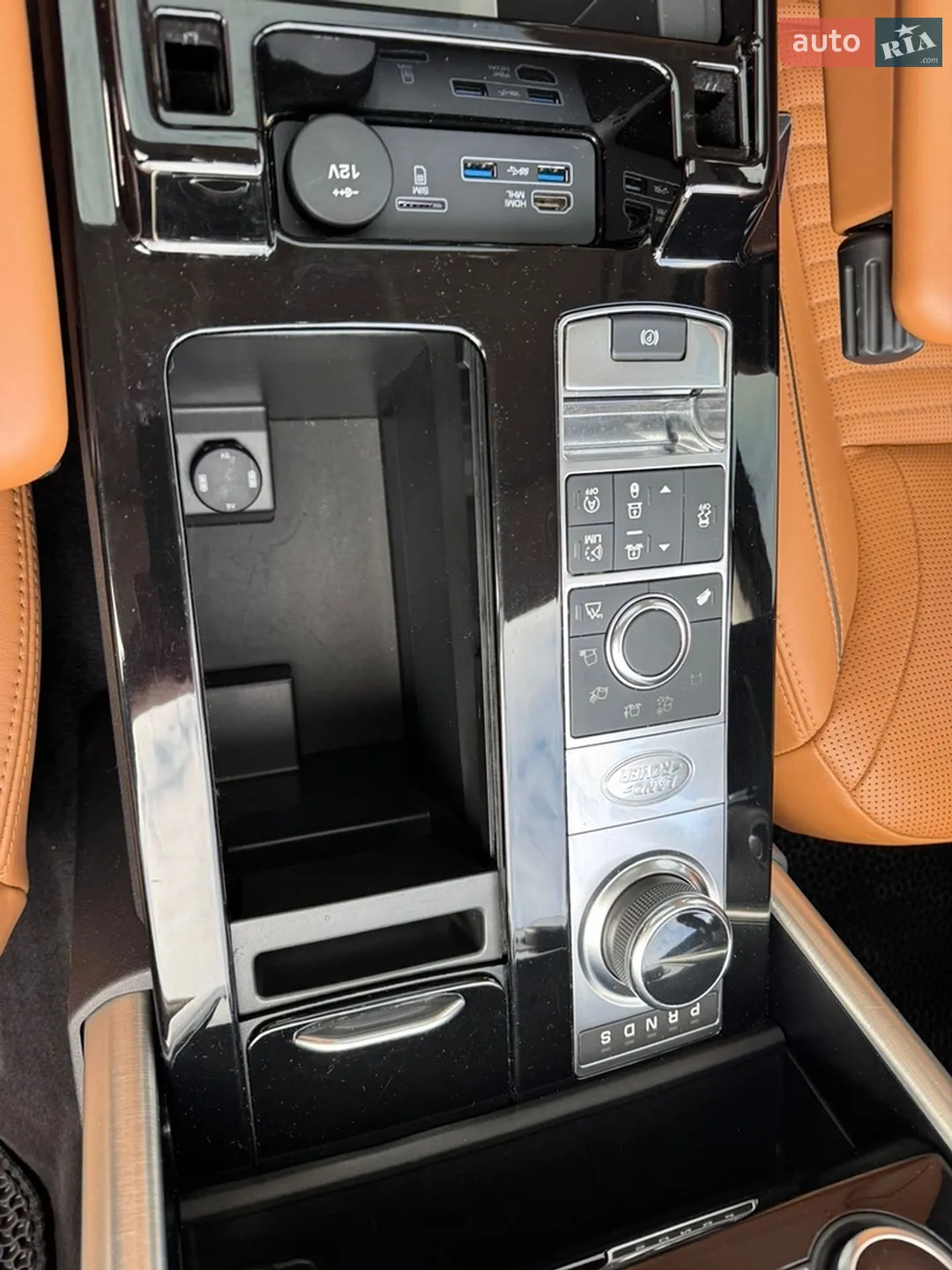 Land Rover Discovery 2017 VIN SALRRBBV6HA005509 фото оголошення 20 з 49