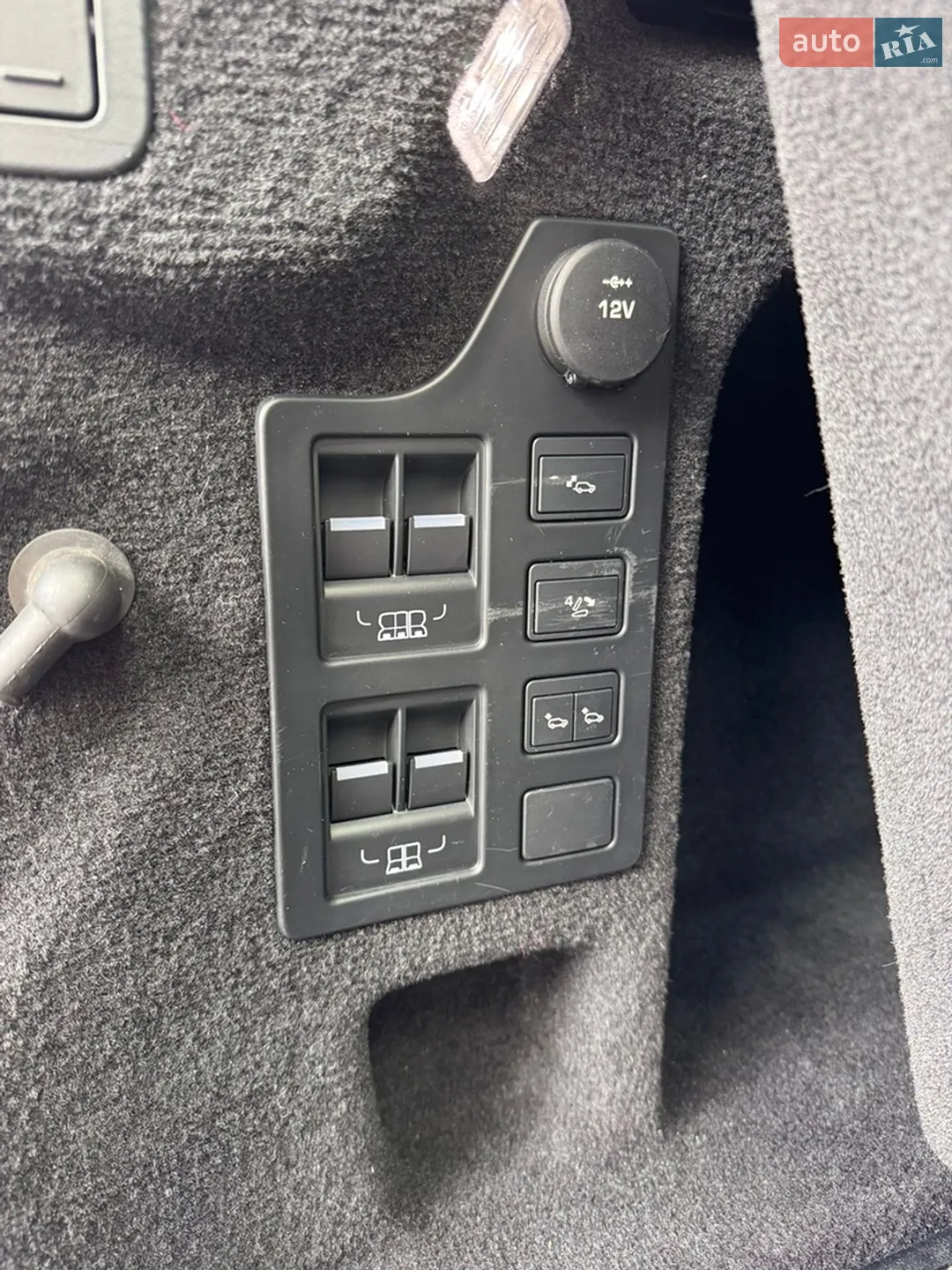 Land Rover Discovery 2017 VIN SALRRBBV6HA005509 фото оголошення 25 з 49