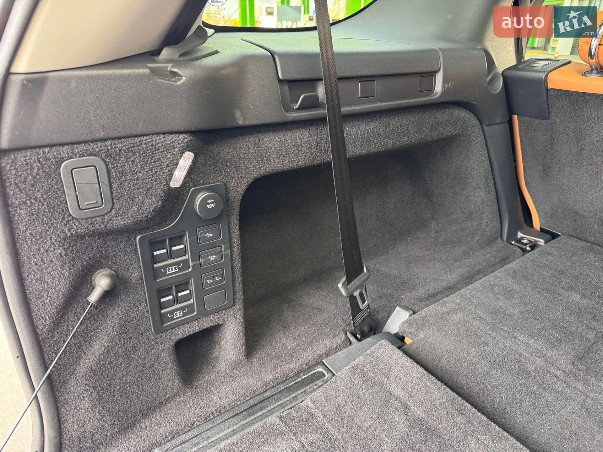 Land Rover Discovery 2017 VIN SALRRBBV6HA005509 фото оголошення 28 з 49