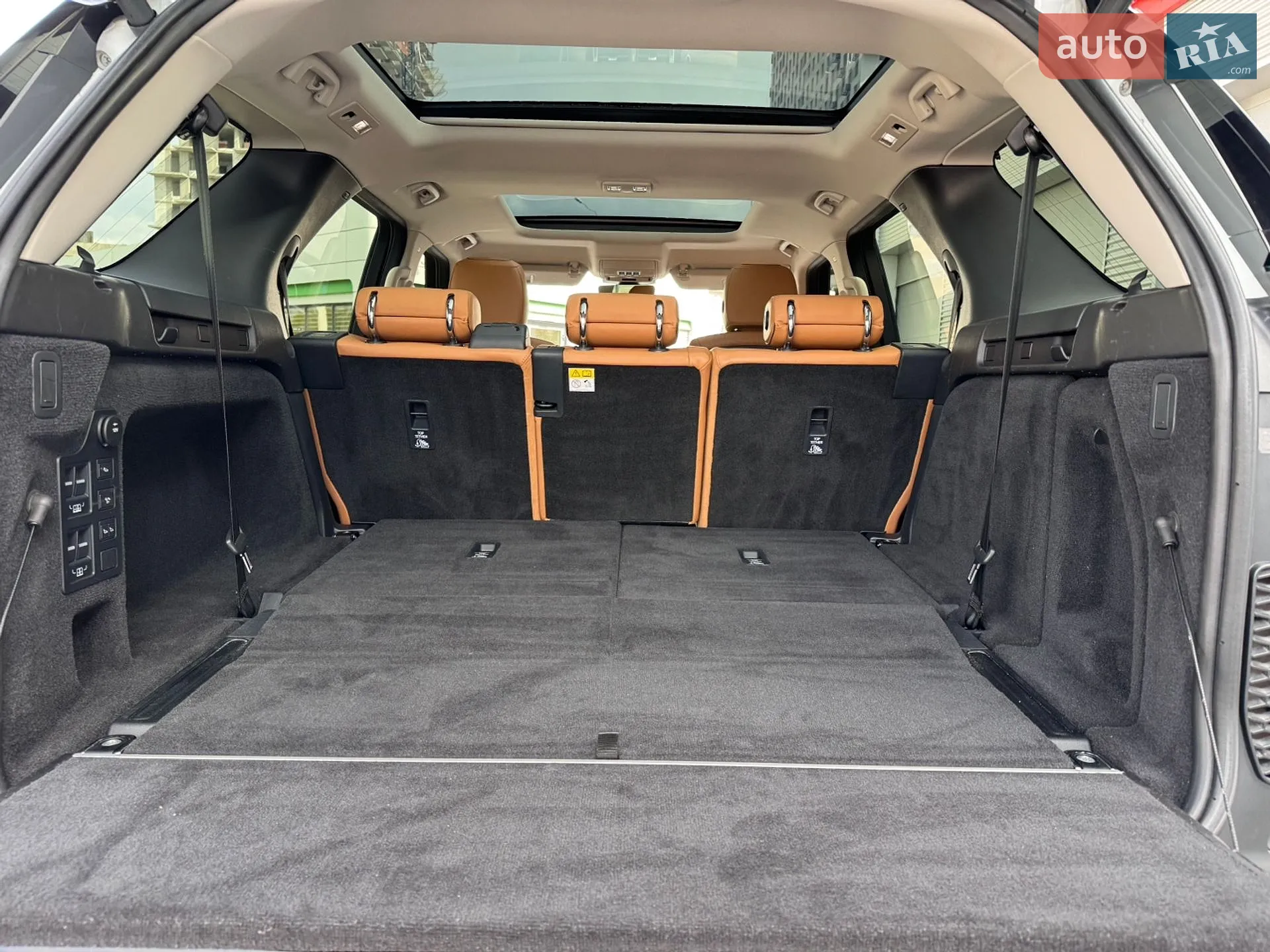 Land Rover Discovery 2017 VIN SALRRBBV6HA005509 фото оголошення 29 з 49