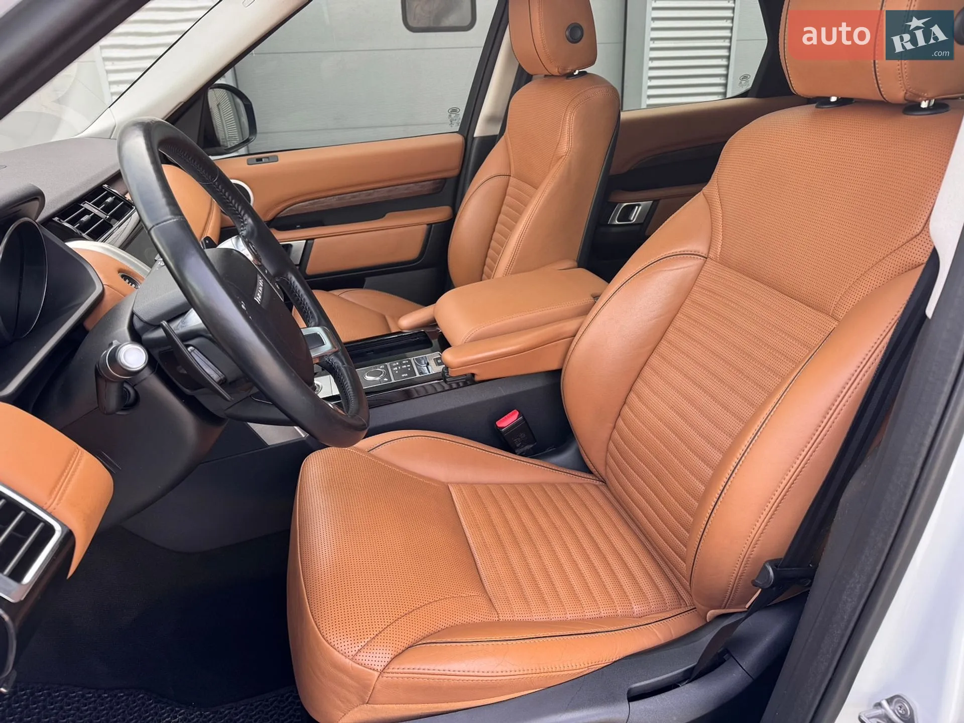 Land Rover Discovery 2017 VIN SALRRBBV6HA005509 фото оголошення 31 з 49