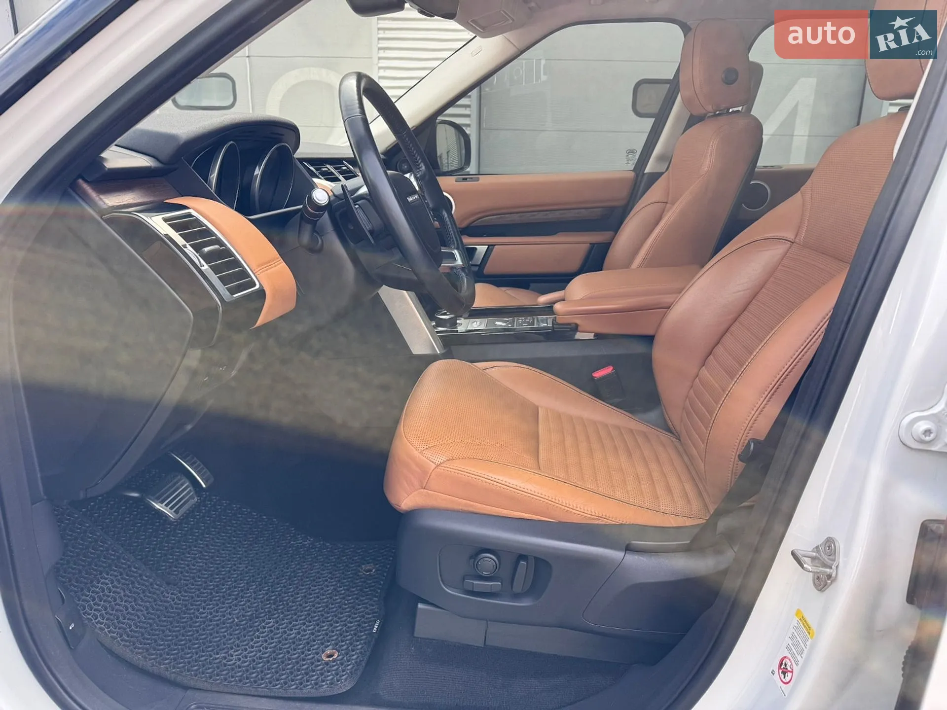 2017 Land Rover Discovery - мініатюра 32