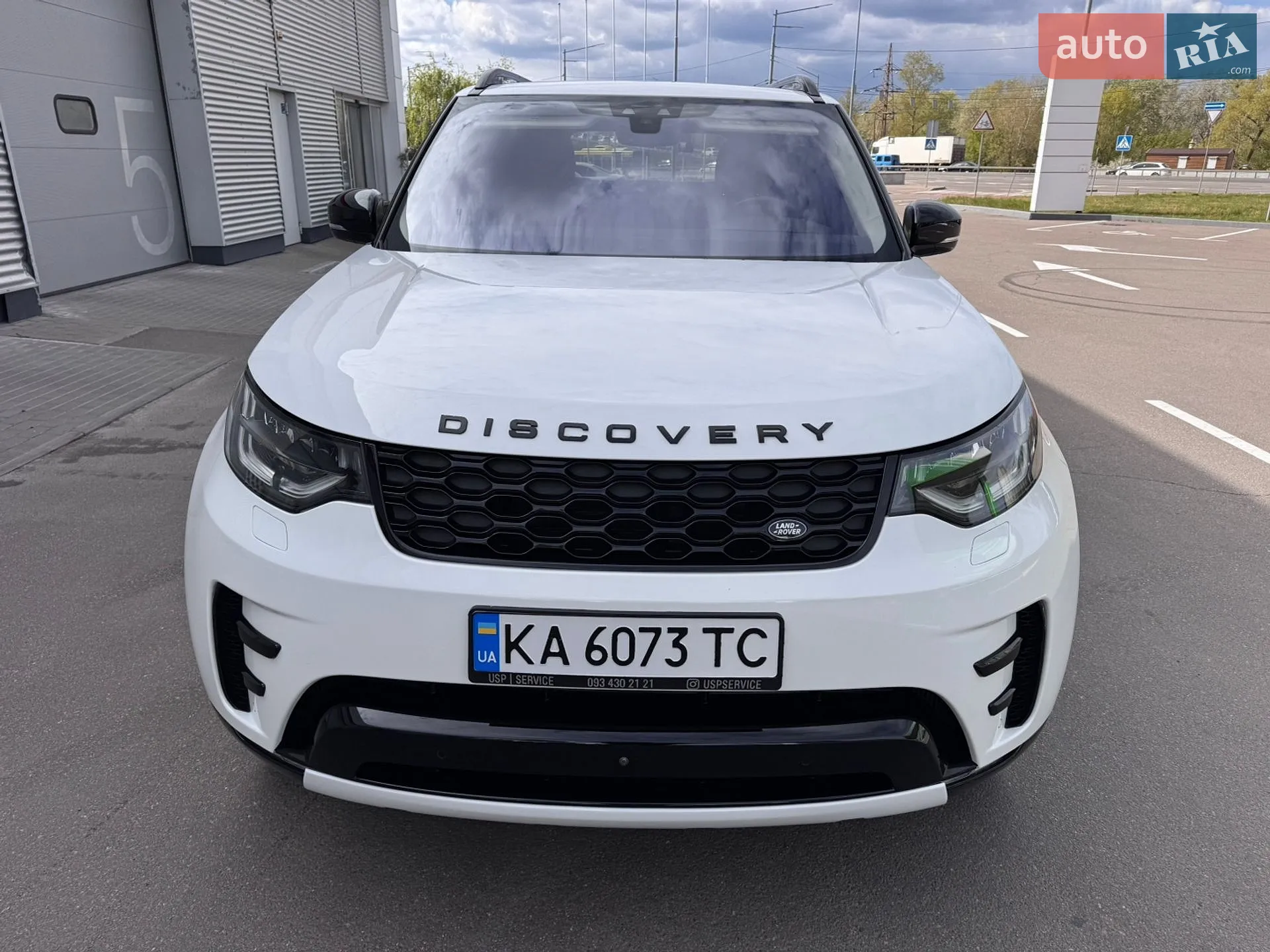 Land Rover Discovery 2017 VIN SALRRBBV6HA005509 фото оголошення 38 з 49
