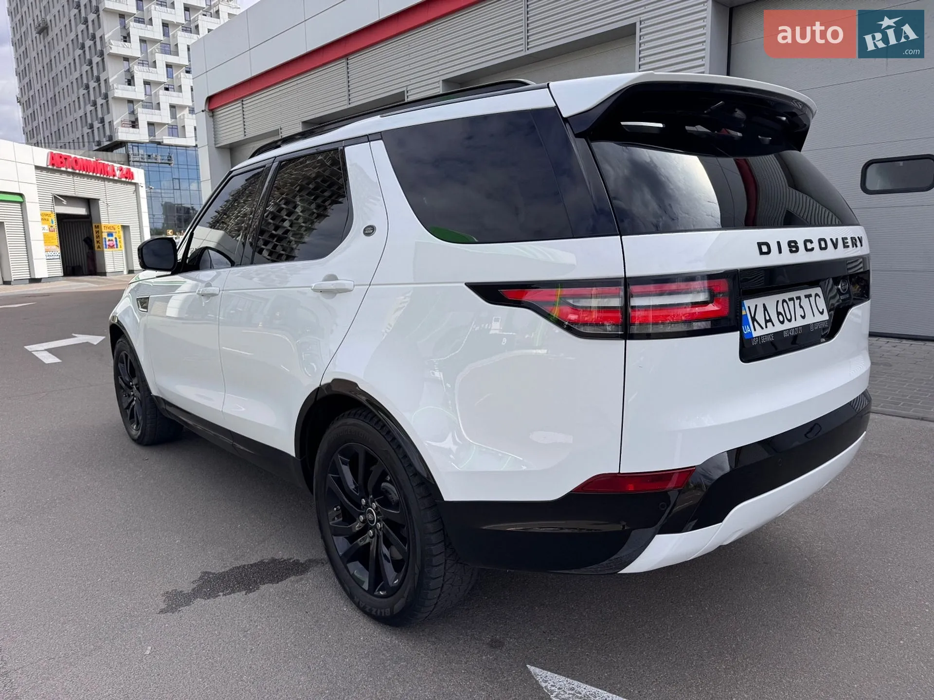 Land Rover Discovery 2017 VIN SALRRBBV6HA005509 фото оголошення 44 з 49