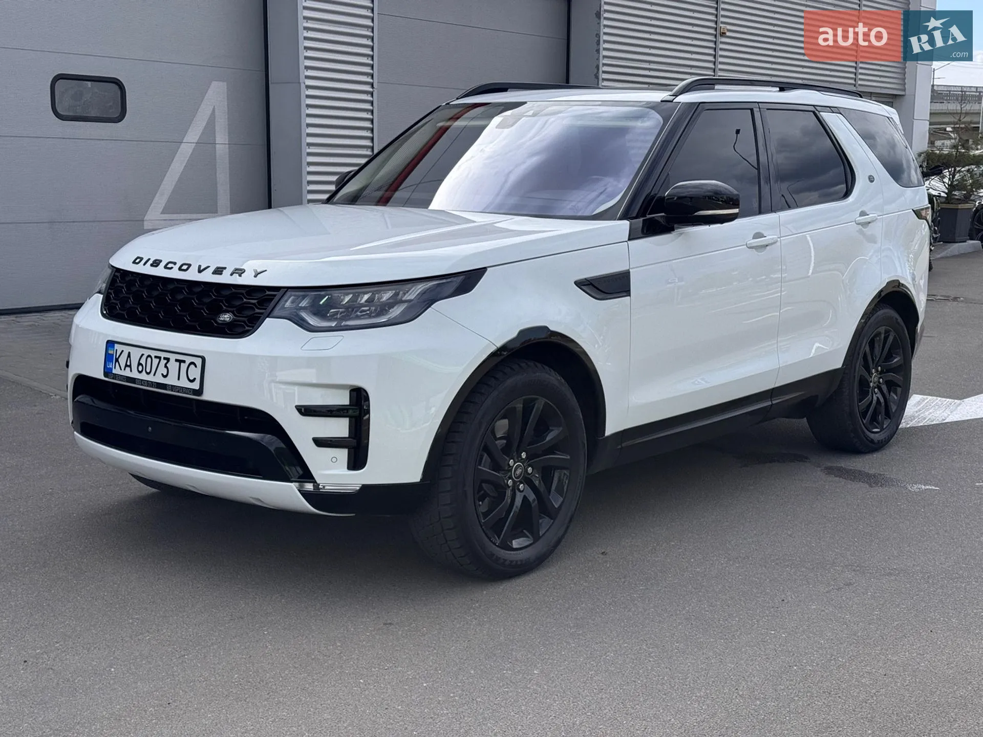 Land Rover Discovery 2017 VIN SALRRBBV6HA005509 фото оголошення 49 з 49