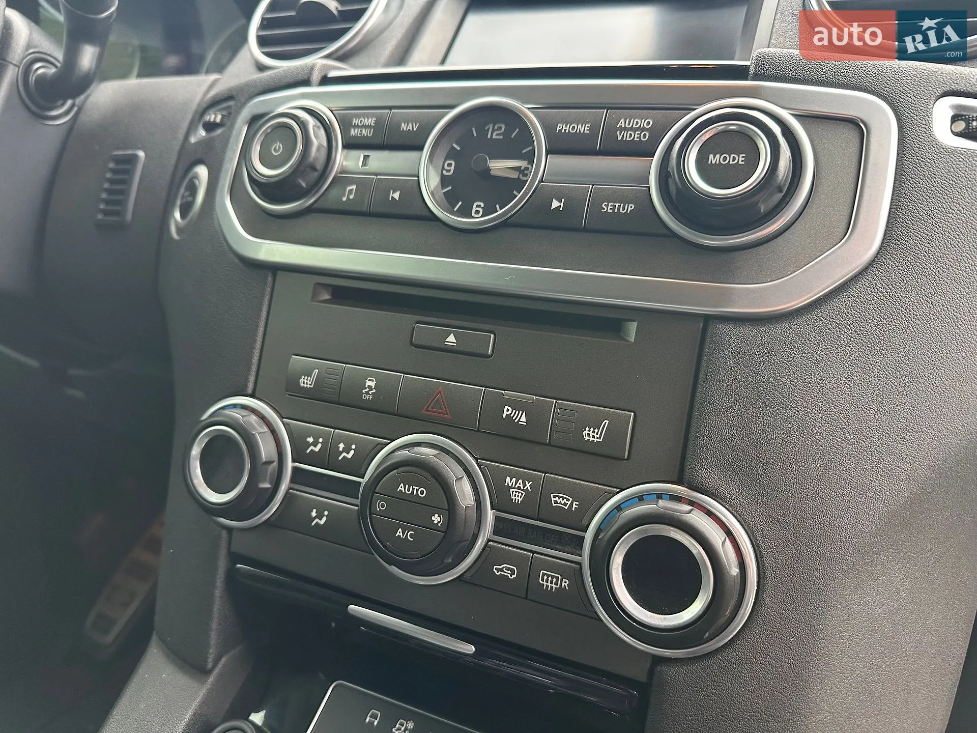 2015 Land Rover Discovery - мініатюра 32
