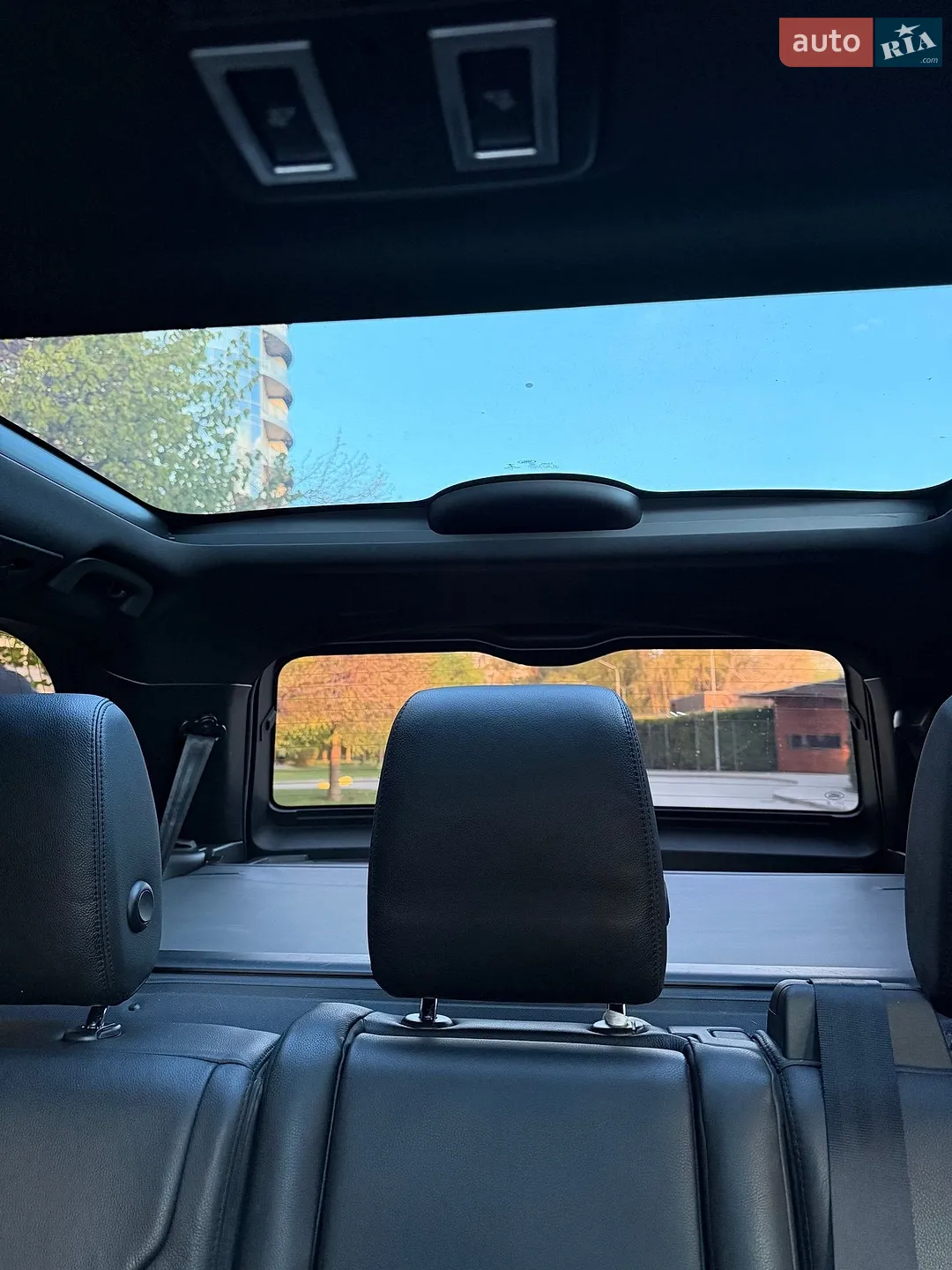 2018 Land Rover Discovery - мініатюра 34
