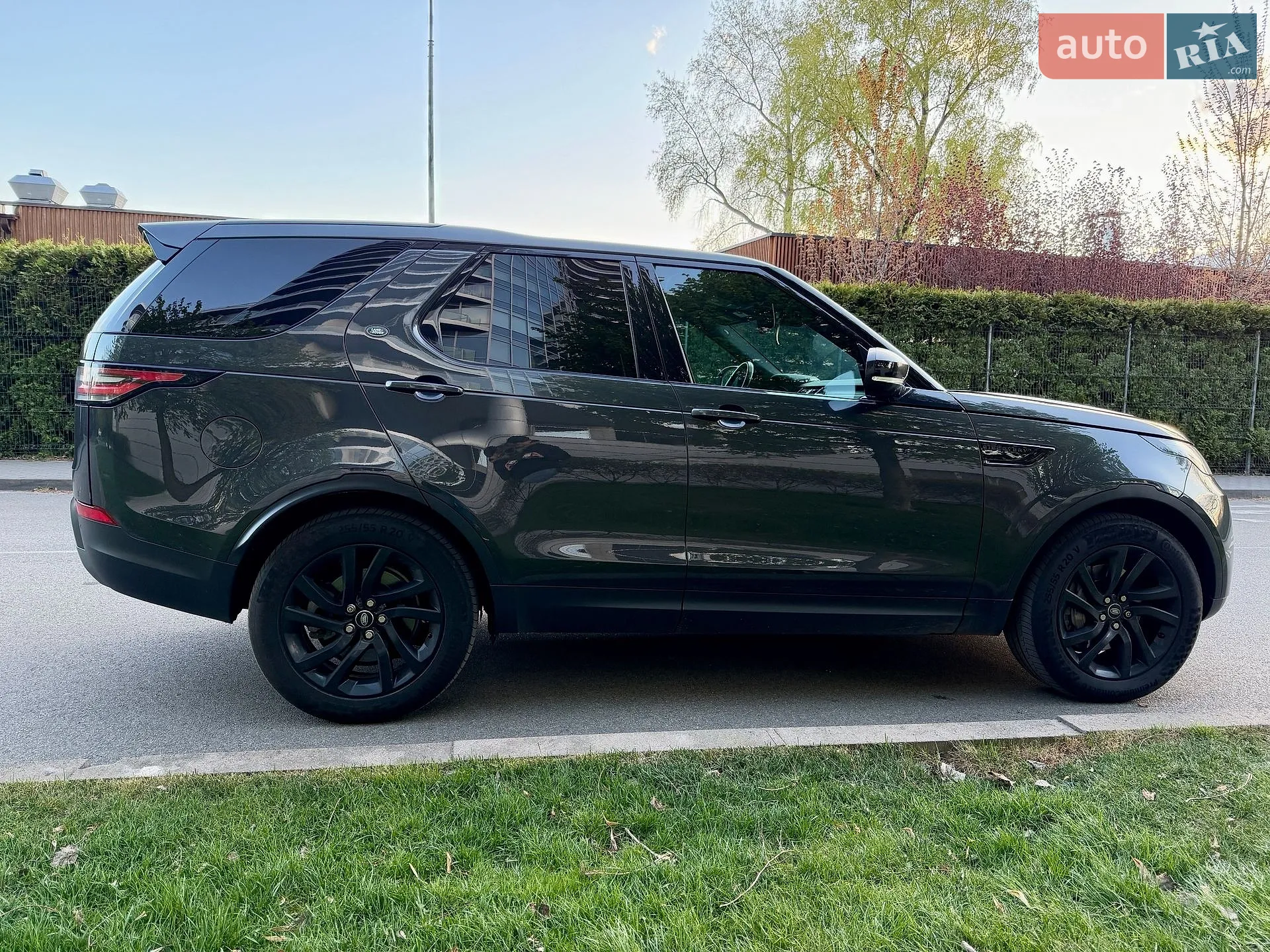 2018 Land Rover Discovery - мініатюра 17