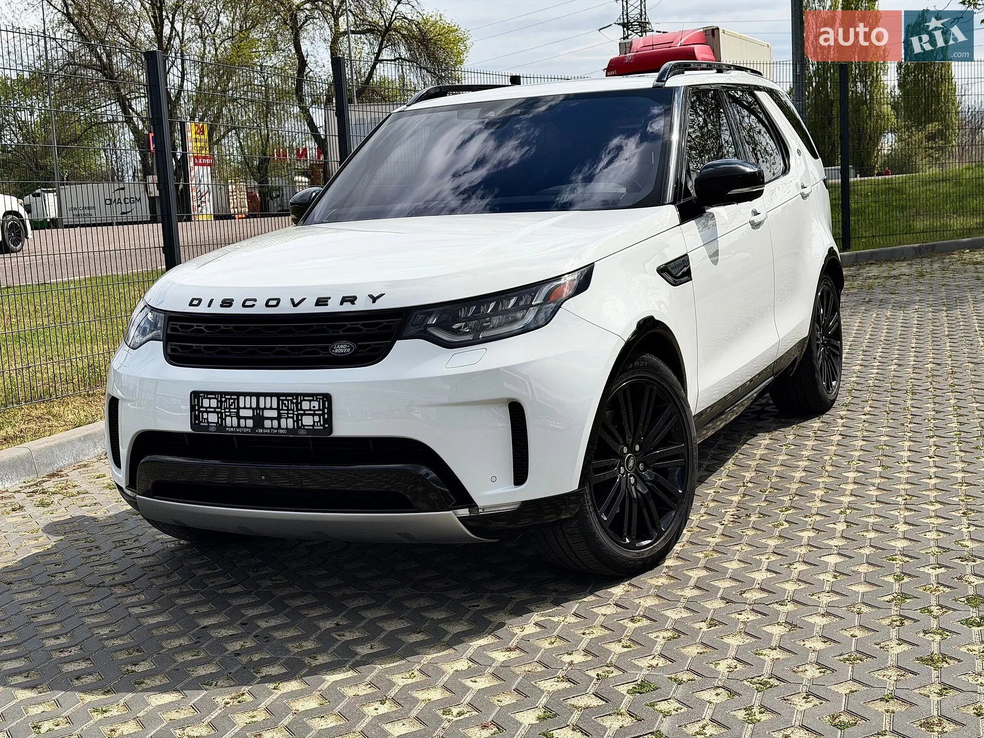 2017 Land Rover Discovery - мініатюра 4