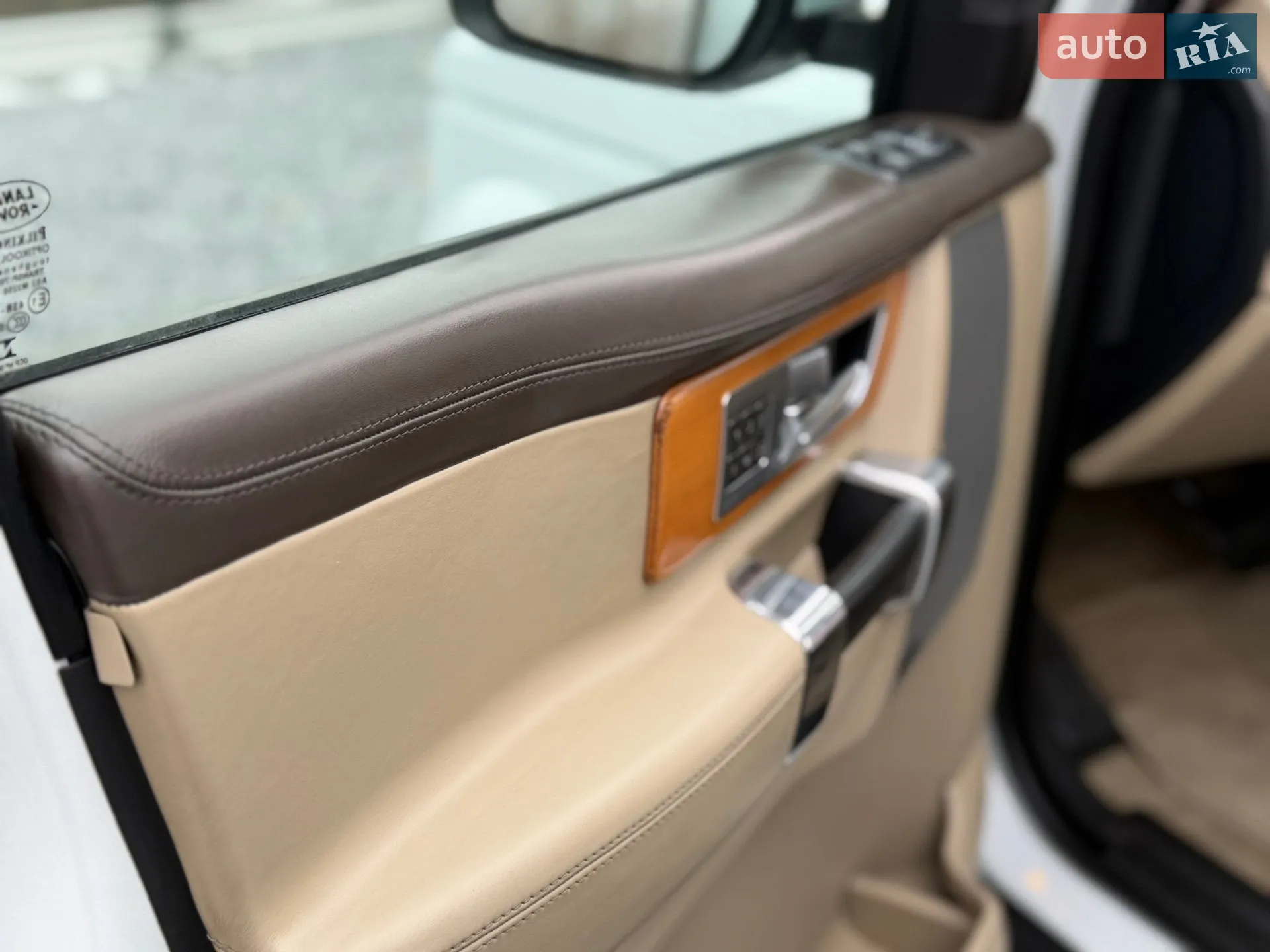 2016 Land Rover Discovery - мініатюра 34