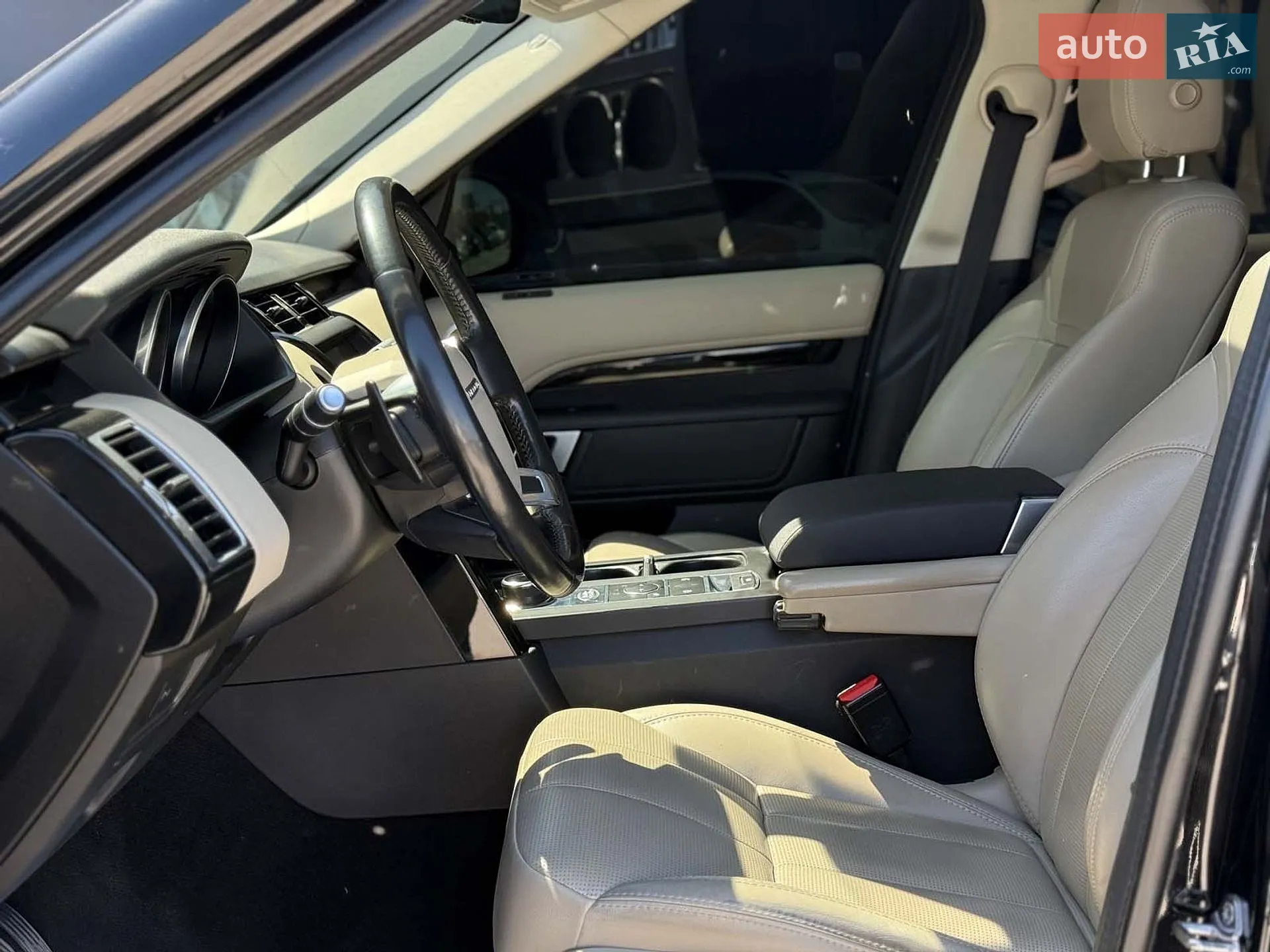 2019 Land Rover Discovery - мініатюра 26