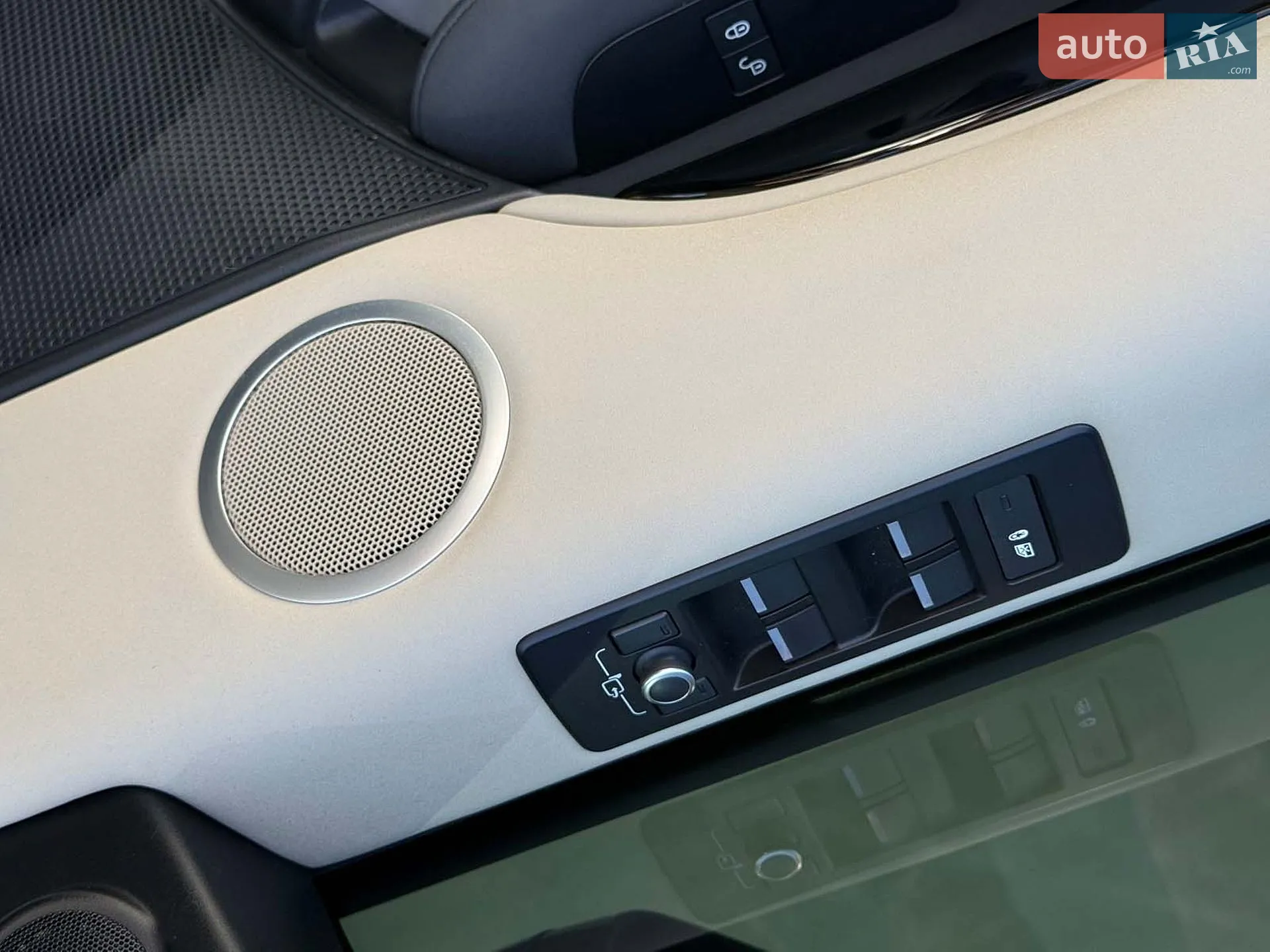 2019 Land Rover Discovery - мініатюра 46