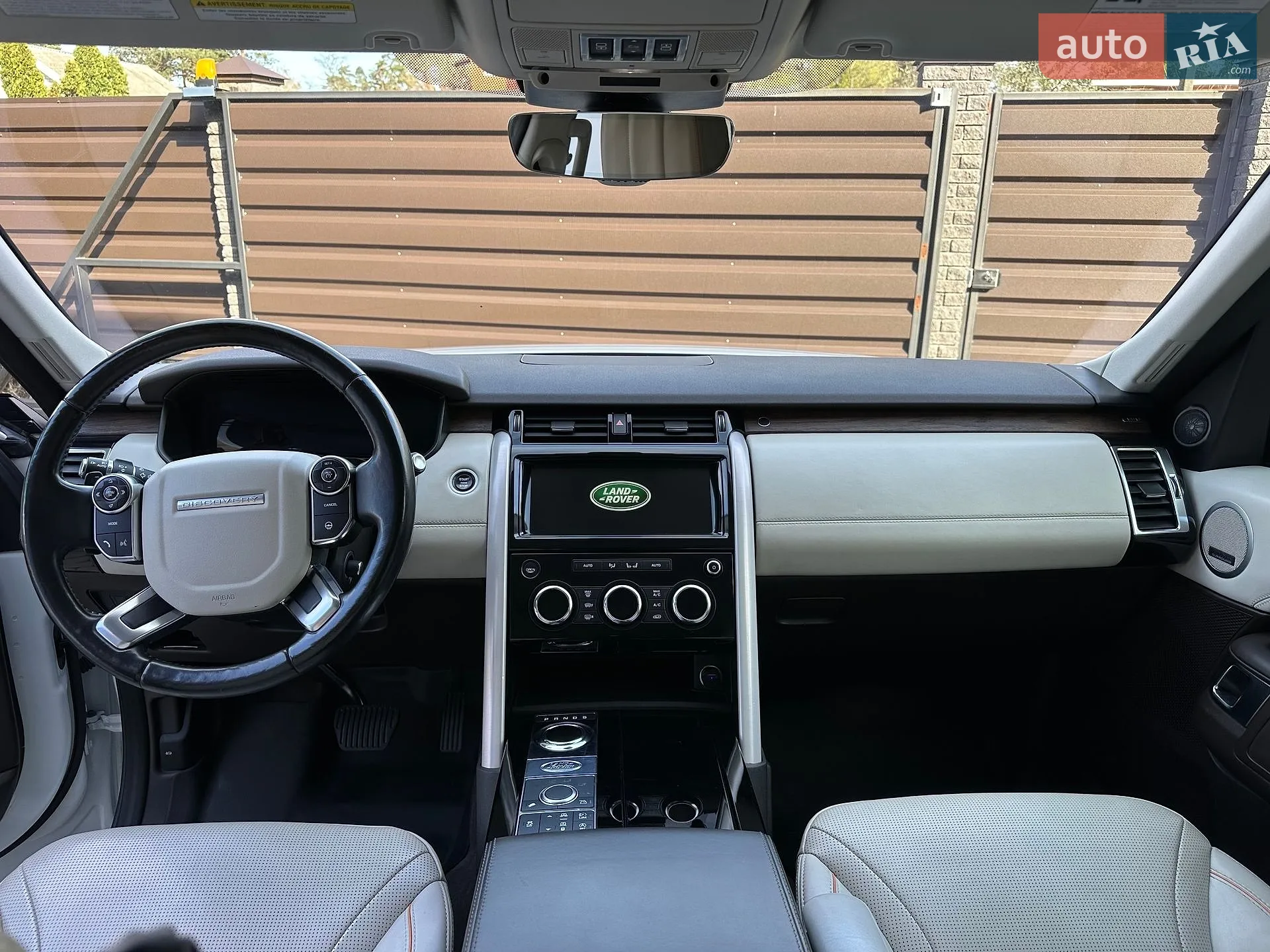 2018 Land Rover Discovery - мініатюра 15