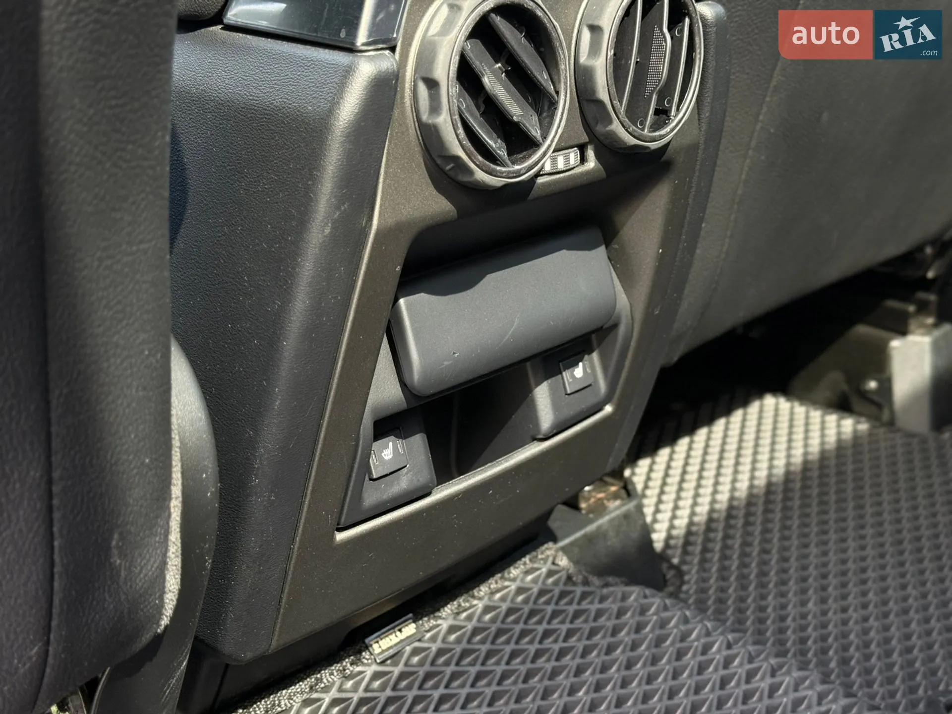 2015 Land Rover Discovery - мініатюра 18